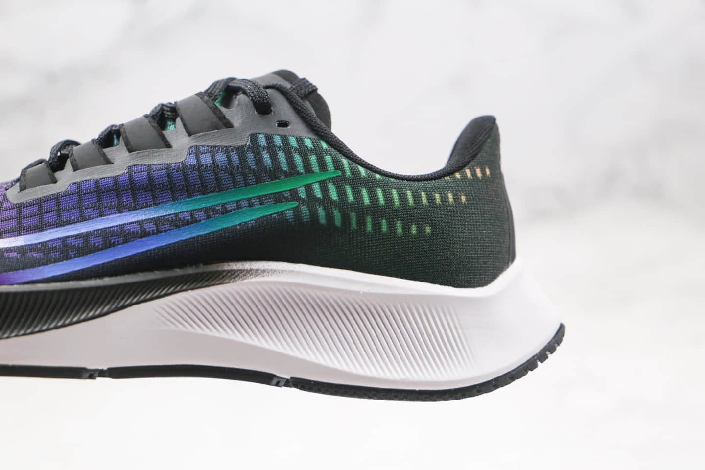 耐克Nike Zoom Pegasus 37纯原版本登月37代黑彩虹区分市面通货版本 货号：CV0266-001
