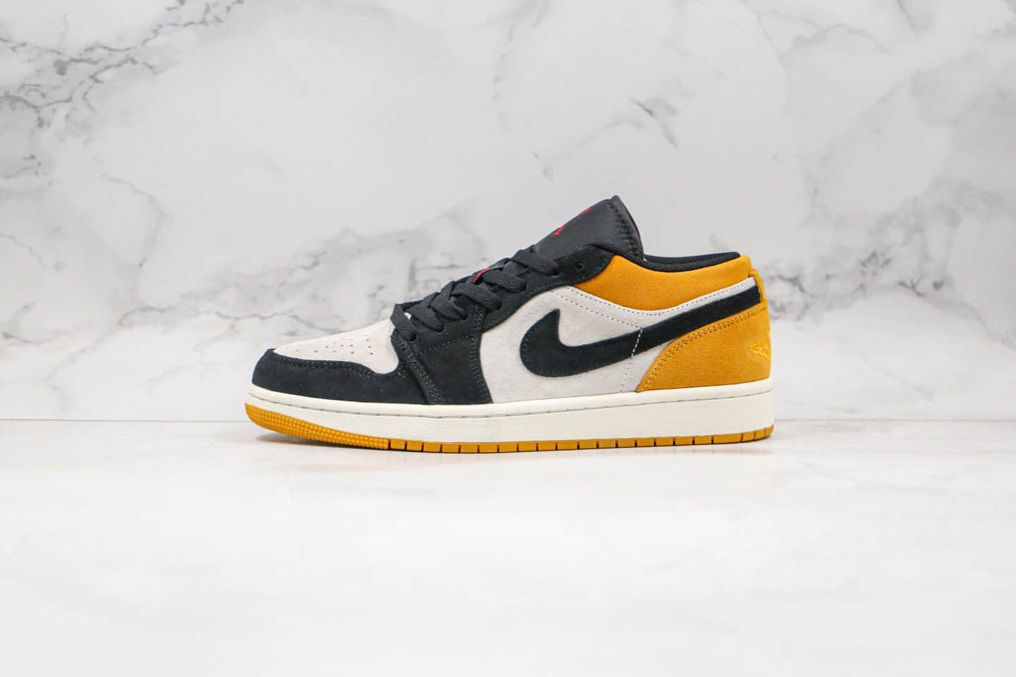 乔丹Air Jordan 1 Low University Gold纯原版本低帮AJ1黑黄脚趾麂皮内置气垫正确鞋面麂皮材质 货号：553558-127