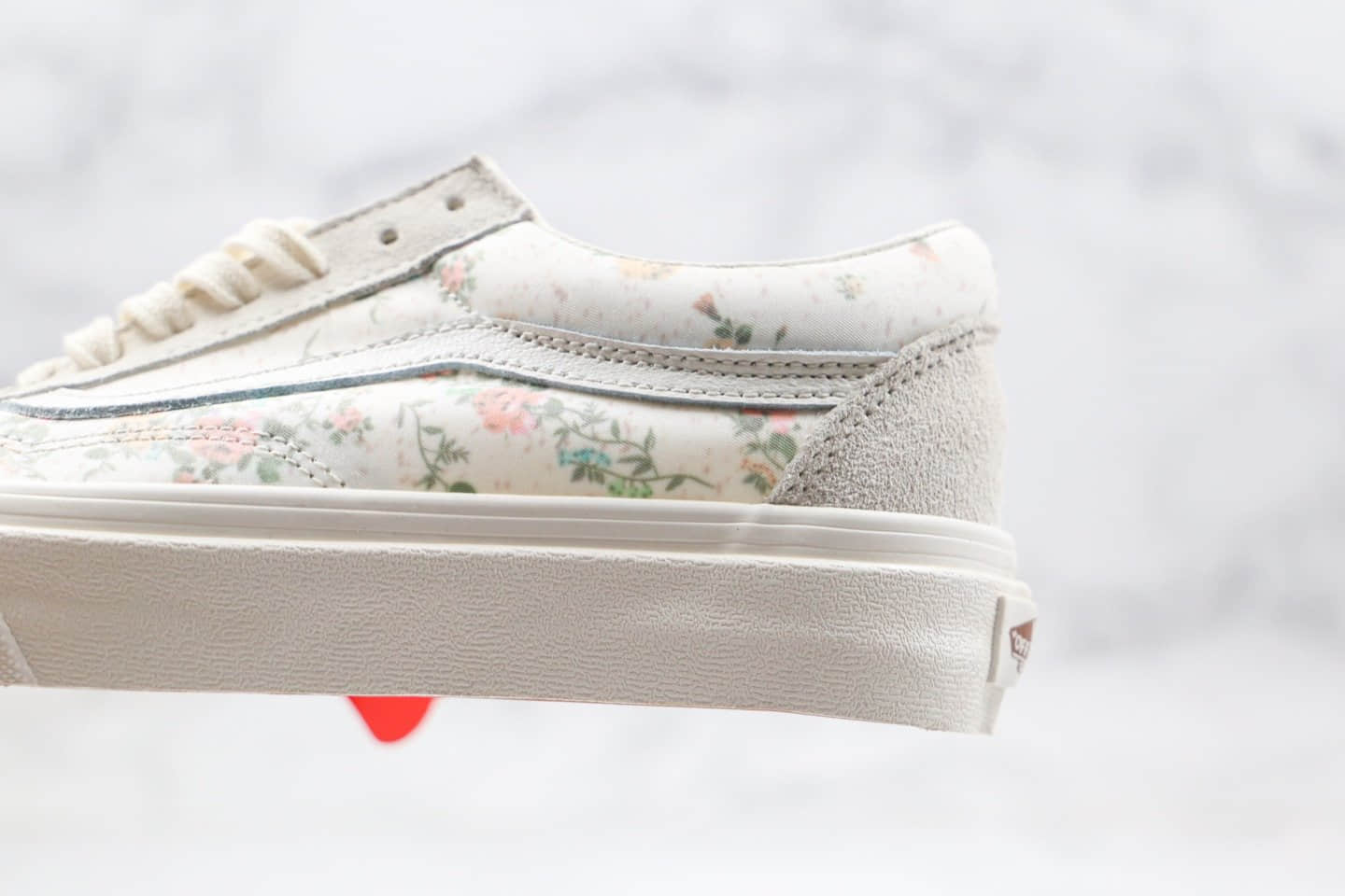 万斯Vans Vintage Old Skool公司级版本低帮2020新款米白色小碎花花卉配色原厂硫化大底内置钢印 货号：8G1VMR