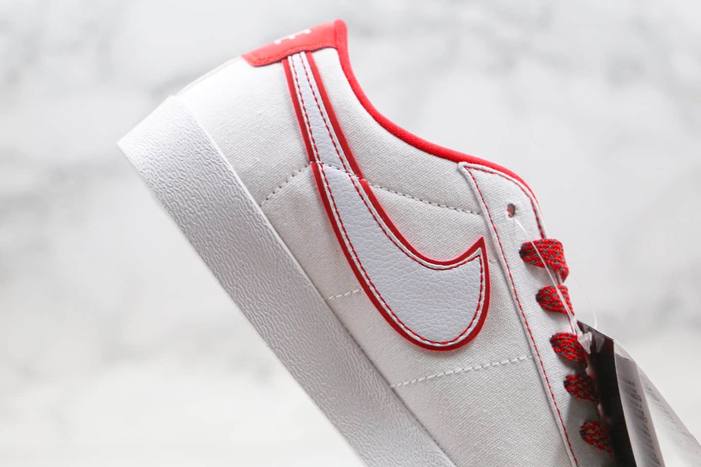 耐克Stranger Things x Nike Blazer Mid “Hawkins High”公司级版本怪奇物语联名开拓者低帮板鞋白红色原标原盒 货号：AV9371-815