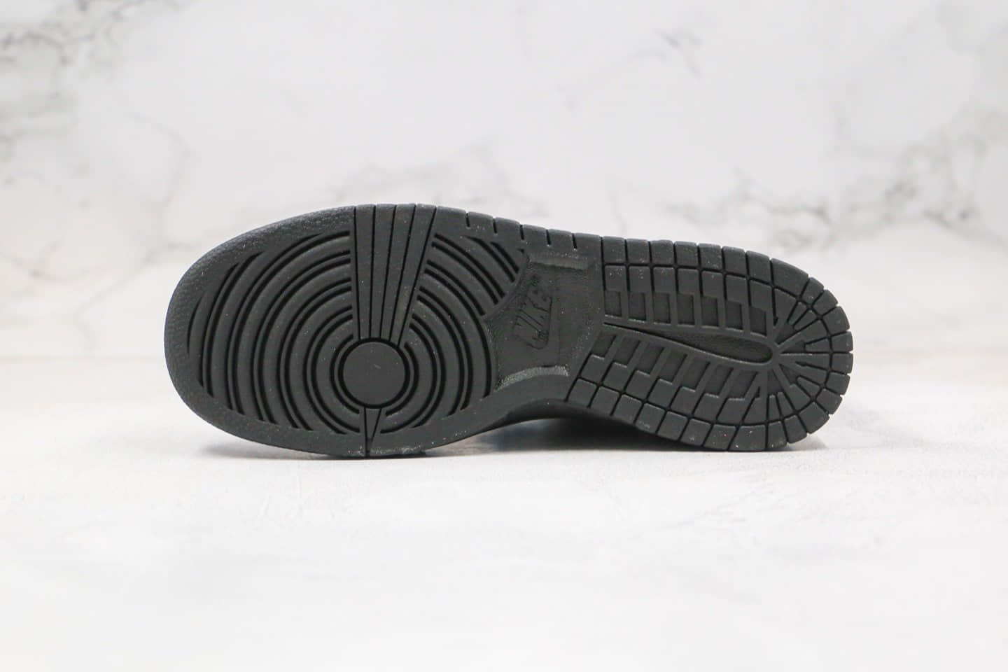 耐克Nike Dunk Low Pro纯原版本海外限定板鞋字母印花黑白色原鞋开发细节一比一 货号：C22675-001