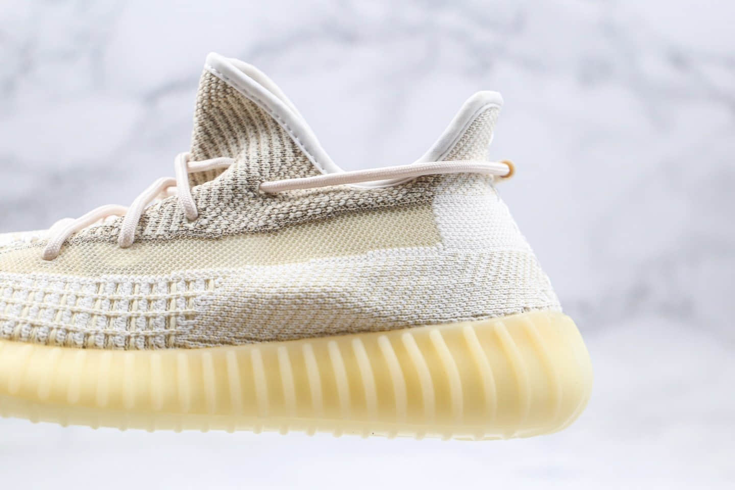 阿迪达斯Adidas Yeezy 350 V2 “Abez”公司级版本椰子350V2新氧化天使奶油淡黄色原织面 货号：FZ5246