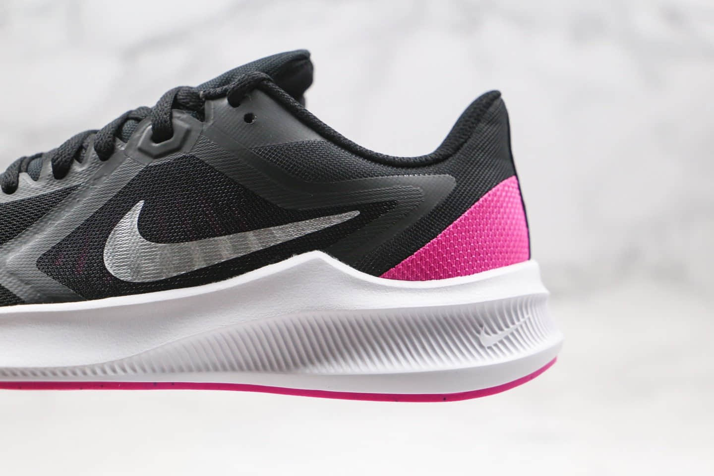 耐克Nike Downshimdter 10纯原版本登月透气慢跑鞋十代黑粉色原盒原标正确缓震大底 货号：CI9984-004