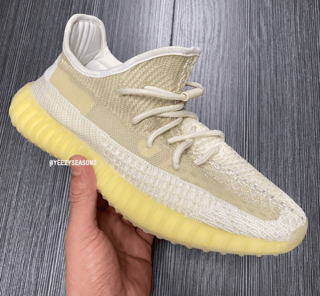 Yeezy 350 V2 “Abez”实物图首度曝光！鞋带有点意思！ 货号：FZ5246