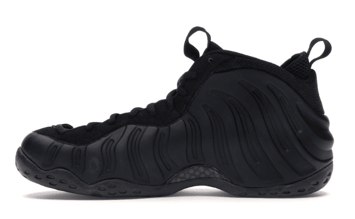 时隔13年复刻回归！纯黑喷 Air Foamposite One今年十月见！