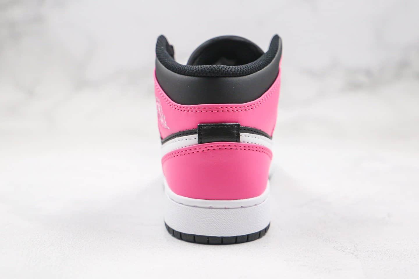 乔丹Air Jordan 1 Mid Pinksicle (GS) 纯原版本中帮AJ1黑粉原鞋开模 货号：555112-002