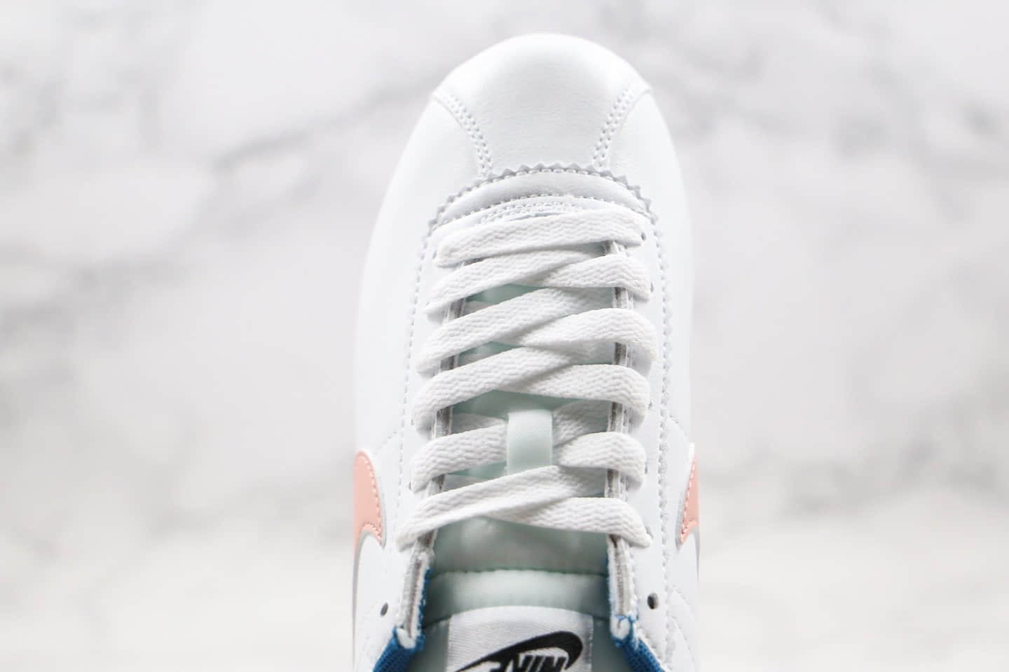 耐克Nike Classic Cortez纯原版本阿甘系列复古跑鞋白粉蓝色原楦头纸板打造原盒原标 货号：807471-114