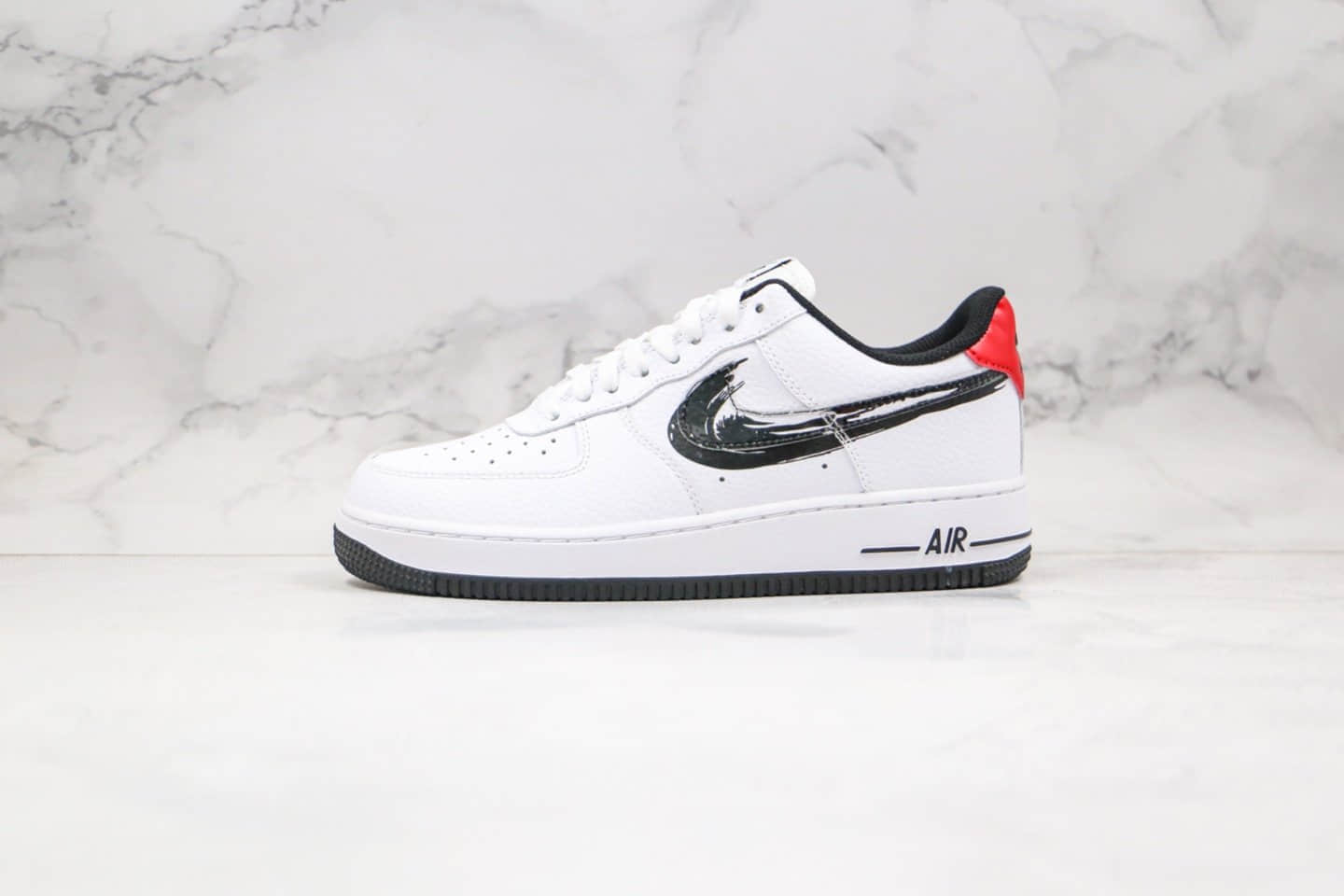 耐克Nike Air Force 1 Low“ Brushstroke Swoosh”纯原版本AF1空军一号笔刷涂鸦白色正确原鞋开发 货号：DA4657-100