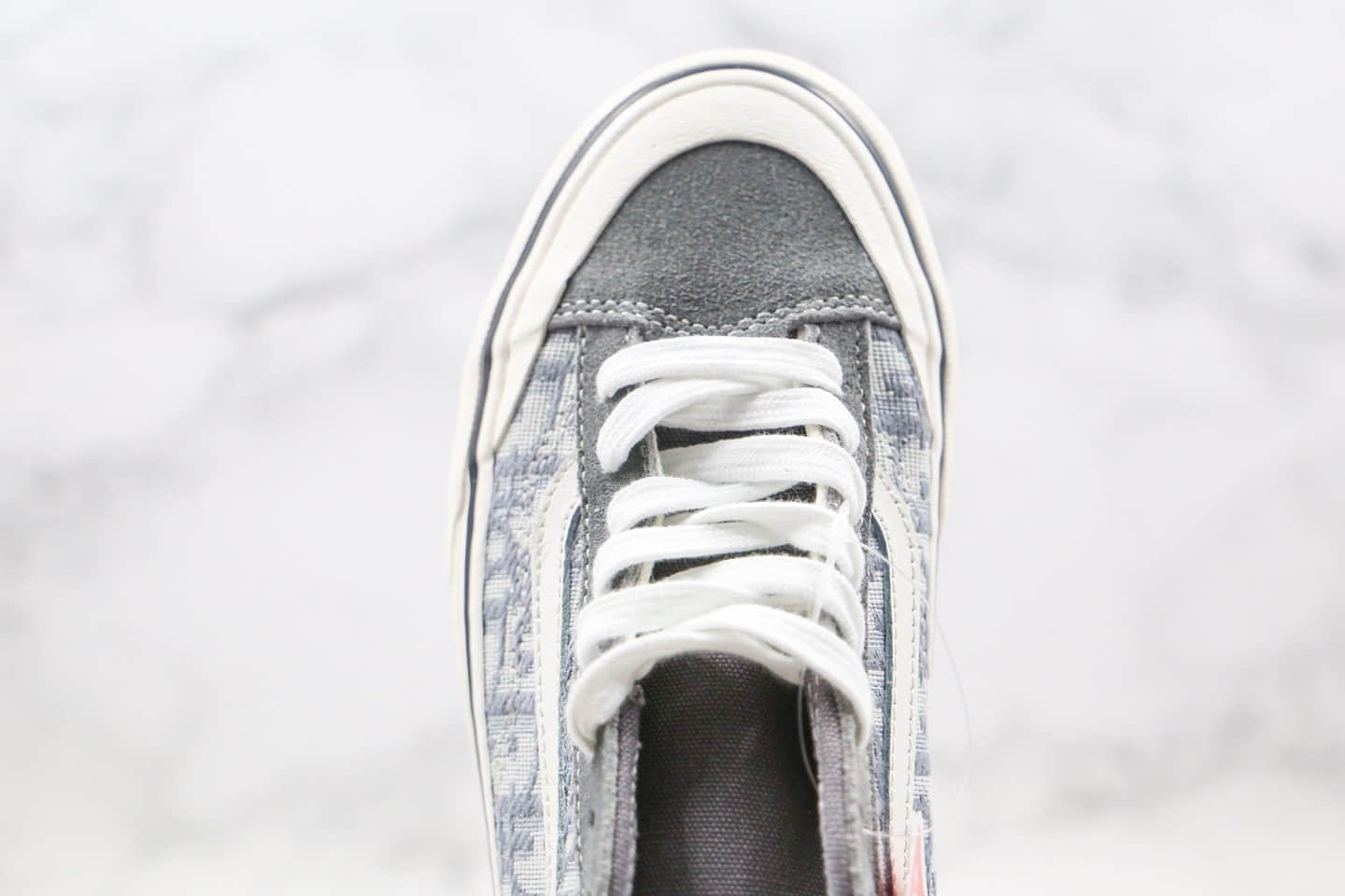 万斯Dior x Vans Style 36 Decon SF“Christian Dior”公司级版本迪奥联名板鞋浅灰刺绣CD重影原厂硫化工艺