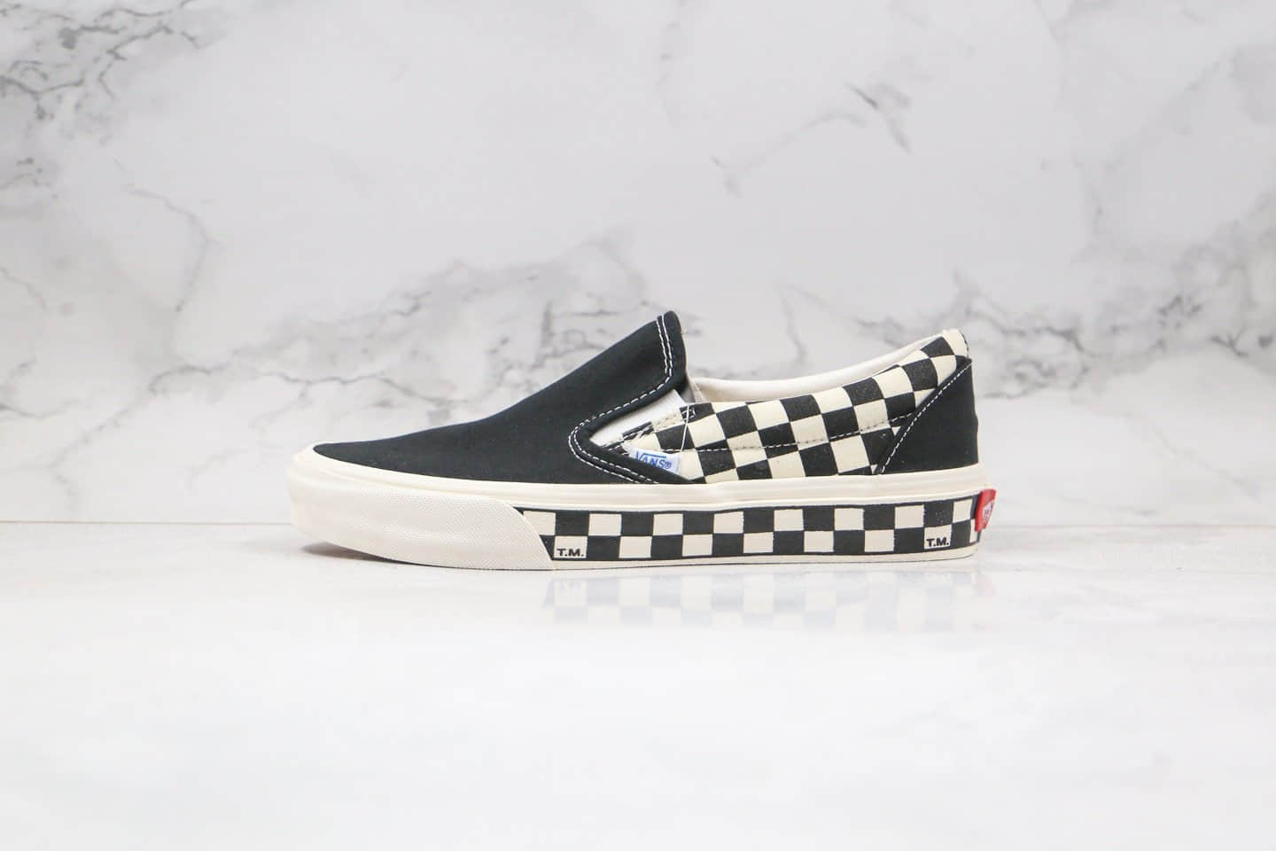 万斯Vans TM Slip On公司级版本低帮一脚蹬TM黑白色棋盘格子原盒原标 货号：T.M.-C10V