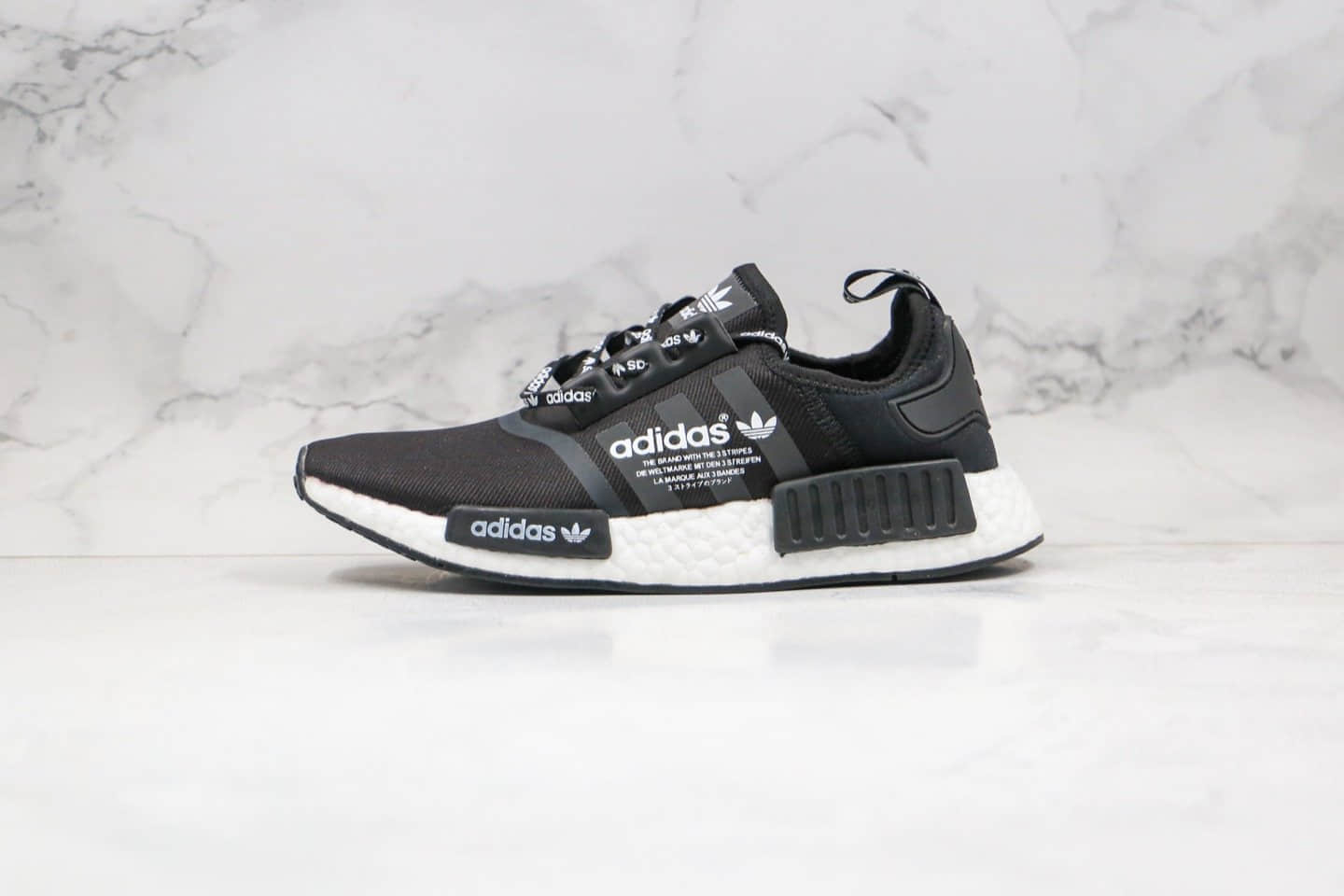 阿迪达斯adidas NMD R1 Primeknit Triple Black纯原版本爆米花跑鞋黑白字母印花原装高弹Boost大底 货号：F99711