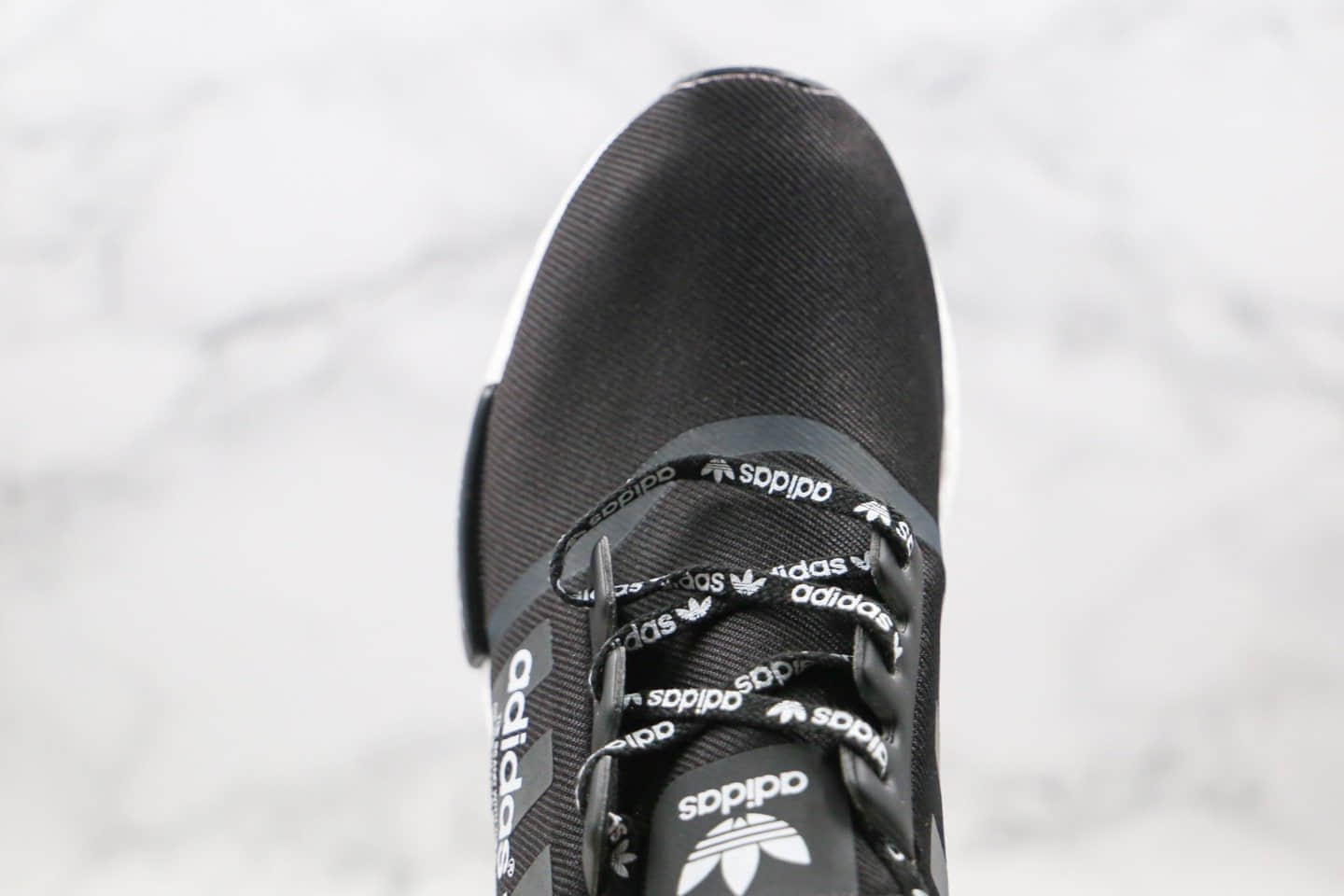 阿迪达斯adidas NMD R1 Primeknit Triple Black纯原版本爆米花跑鞋黑白字母印花原装高弹Boost大底 货号：F99711