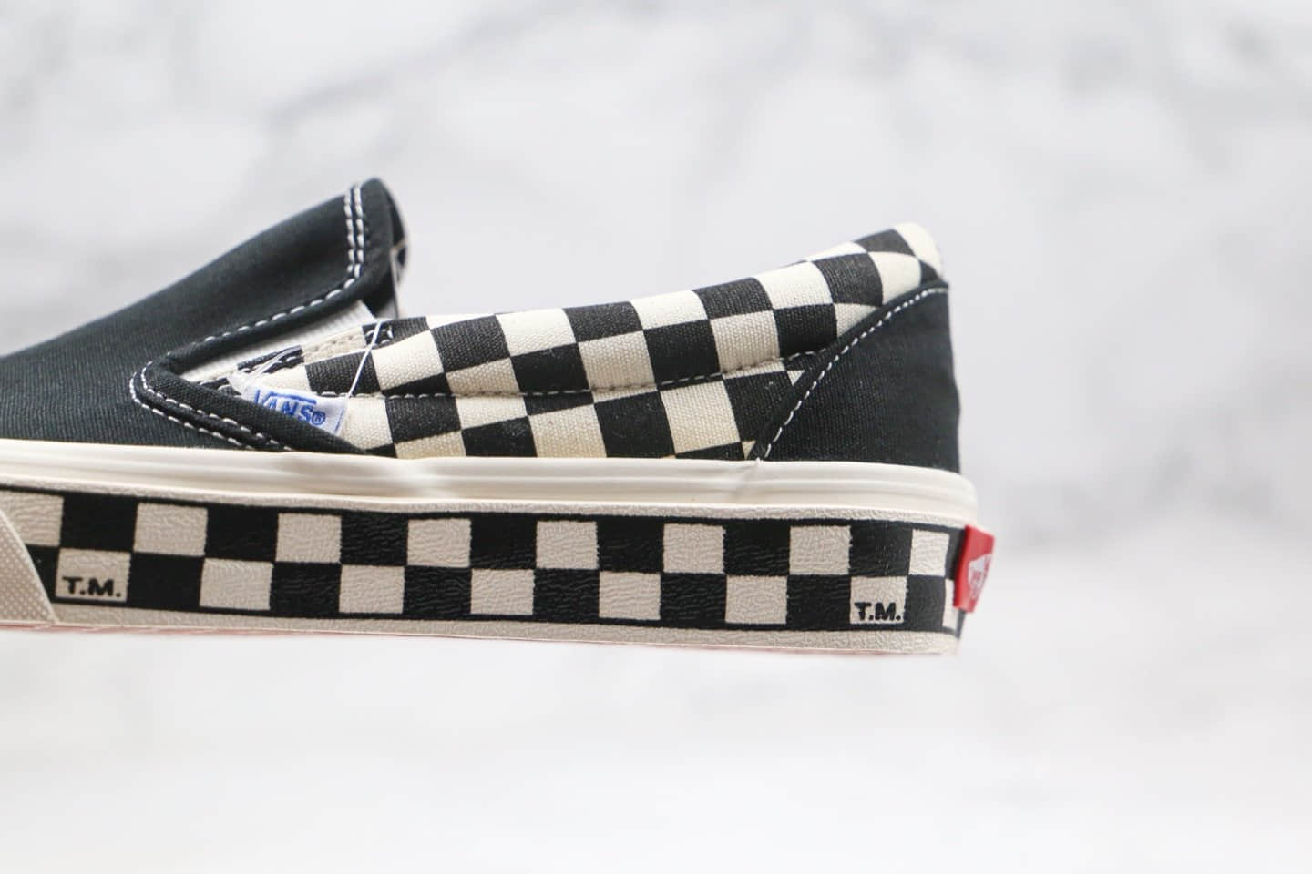 万斯Vans TM Slip On公司级版本低帮一脚蹬TM黑白色棋盘格子原盒原标 货号：T.M.-C10V