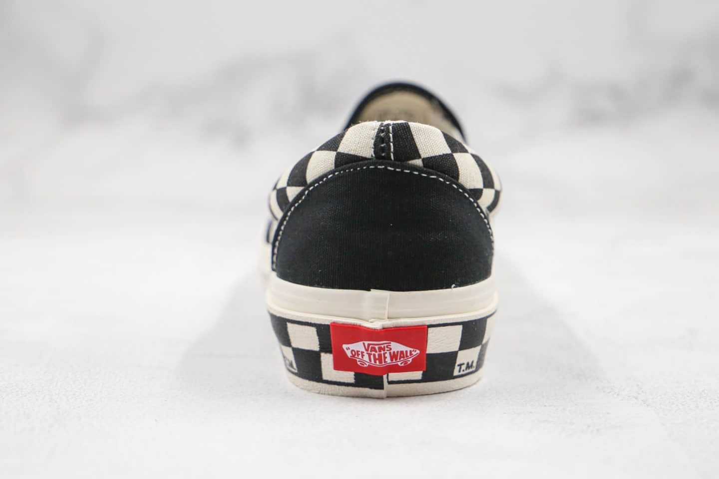 万斯Vans TM Slip On公司级版本低帮一脚蹬TM黑白色棋盘格子原盒原标 货号：T.M.-C10V