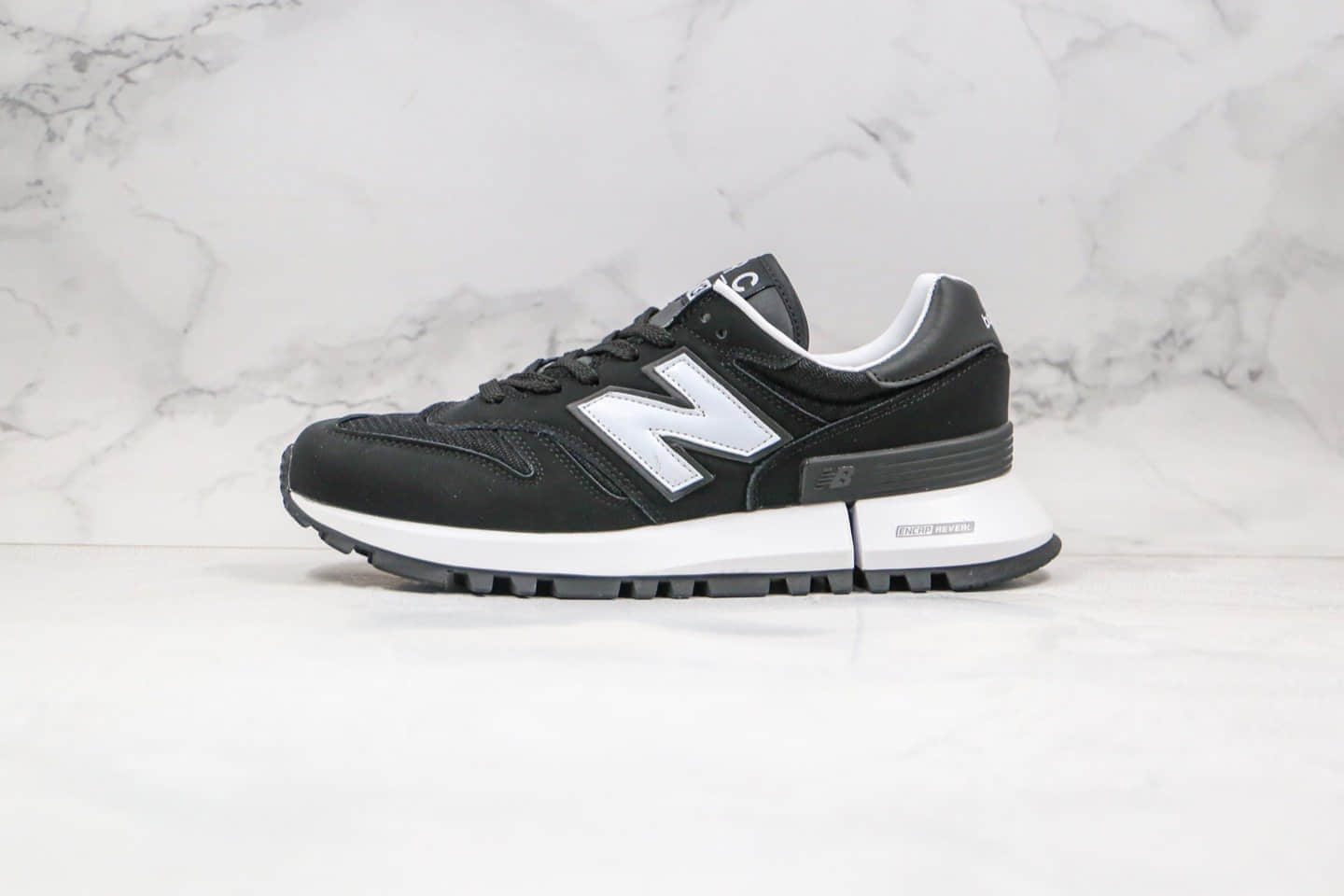 新百伦Comme Des Garcons Homme x New Balance Rc1300纯原版本NB1300复古跑鞋黑白色独立大底私模 货号：MS1300WJ