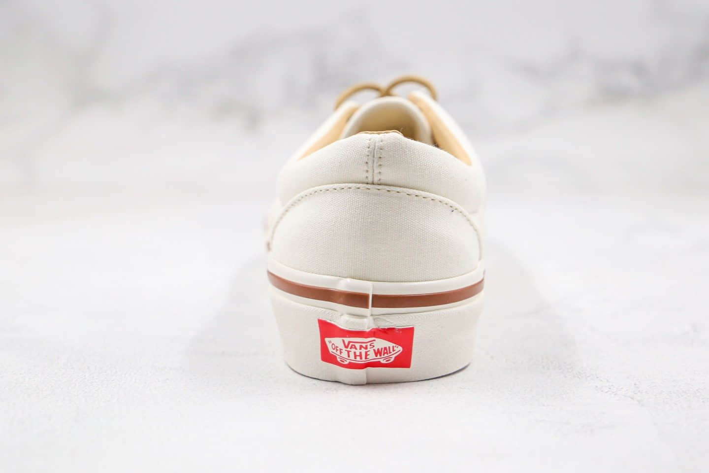 万斯Vans Era 95 DX公司级版本低帮米白色复古风安纳海姆牛皮鞋带硫化板鞋原楦头纸板打造 货号：VN0A2RR11VE