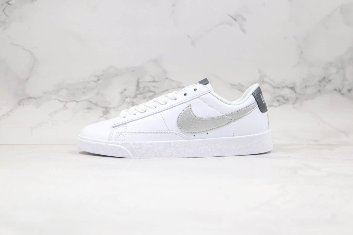 耐克Nike Blazer Low LE纯原版本开拓者低帮白银灰色皮面板鞋原档案数据开发 货号：AV9370-106