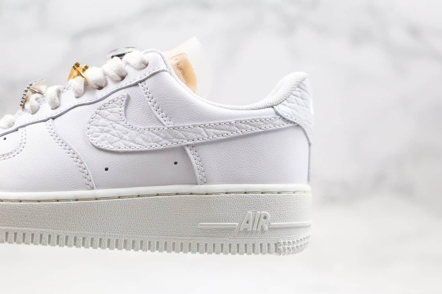 耐克Nike Air Force 1 07 LX White Onyx Bling LF纯原版本低帮空军一号钻石哔呤宝石装饰板鞋内置全掌Sole气垫 货号：CZ8101-100