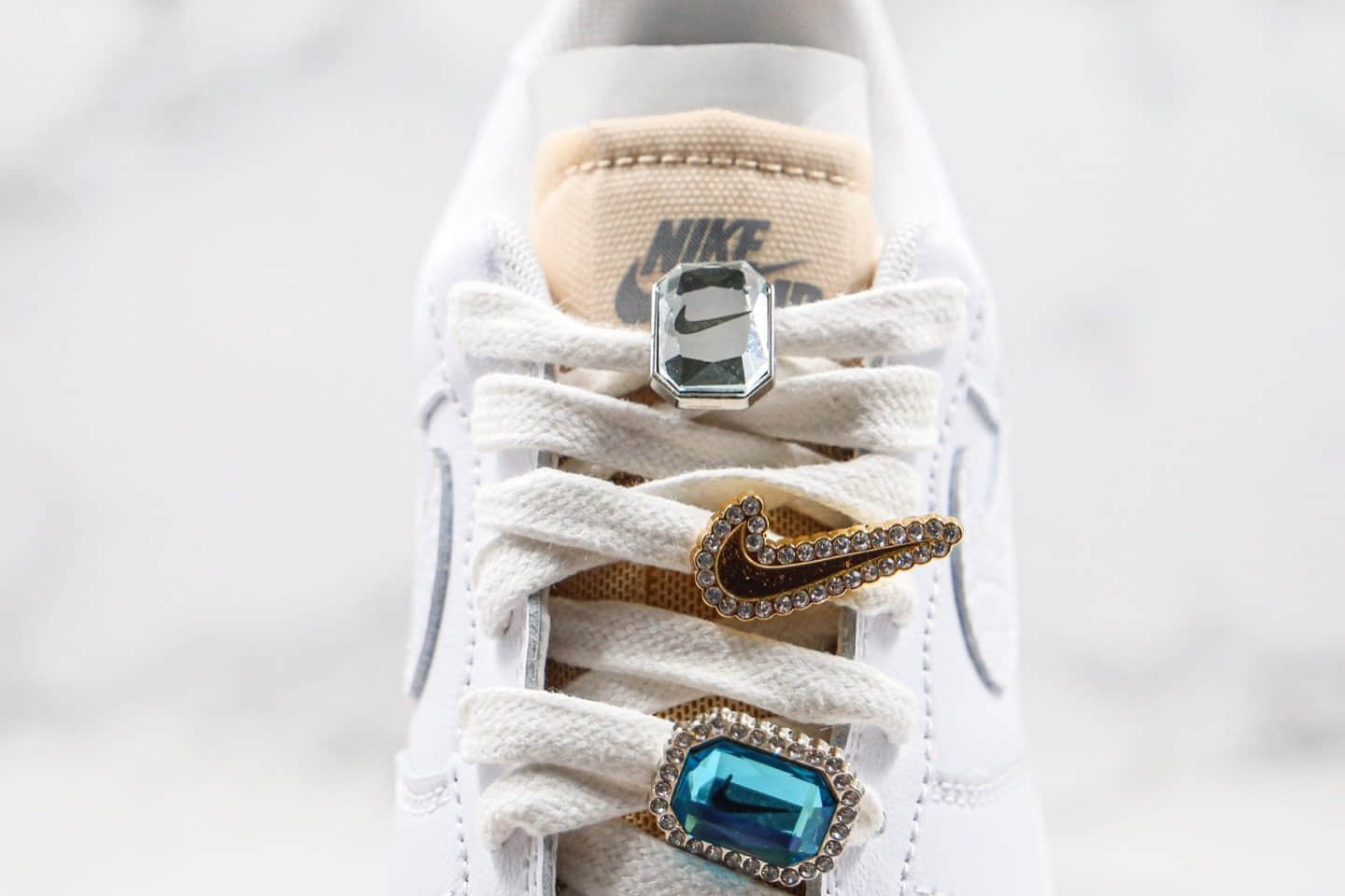 耐克Nike Air Force 1 07 LX White Onyx Bling LF纯原版本低帮空军一号钻石哔呤宝石装饰板鞋内置全掌Sole气垫 货号：CZ8101-100