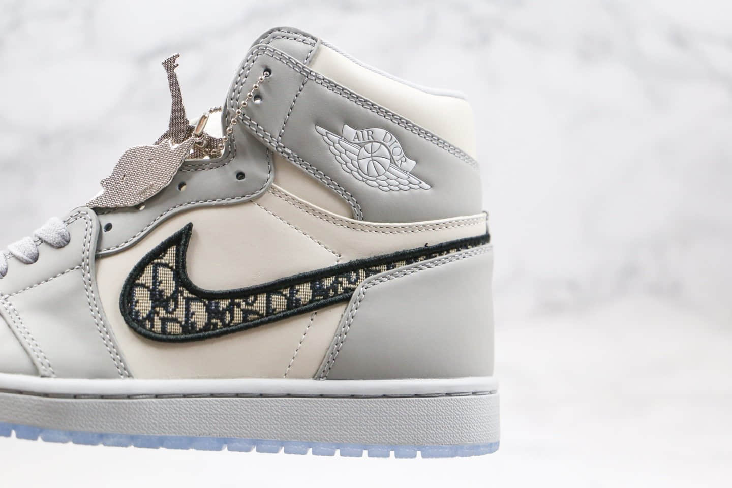 乔丹Air Jordan Brand 1 High OG Grey x Dior纯原版本迪奥联名款高帮AJ1白灰色原装吸磁原盒原楦头纸板打造区别市面低端版本 货号：CN8607-002