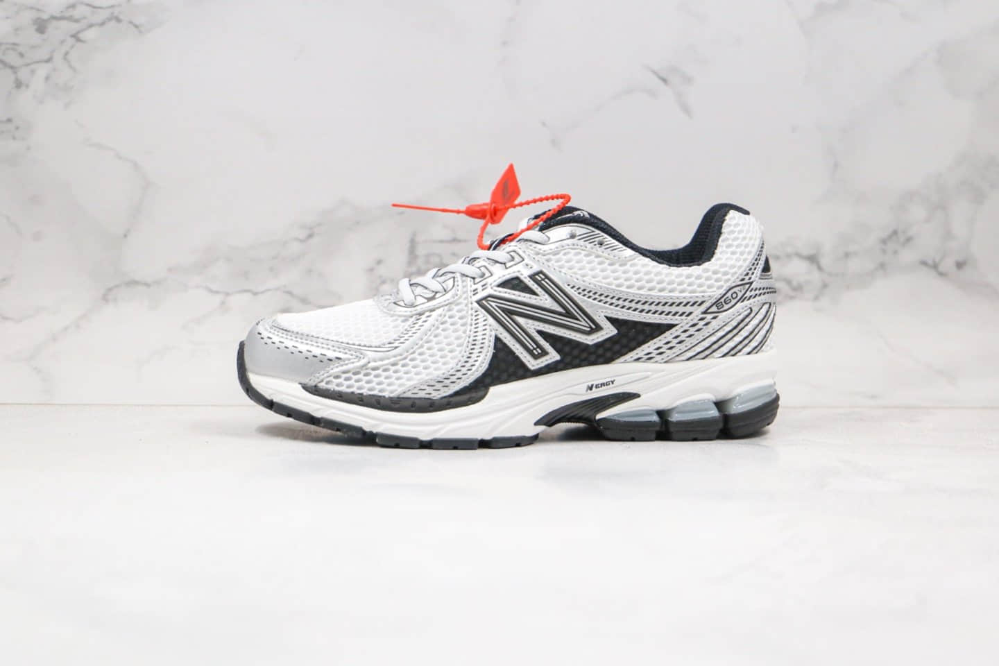 新百伦New Balance ML860复古慢跑老爹鞋纯原版本NB860白黑银色东莞中杰原厂材料原楦头纸板打造 货号：ML860XD