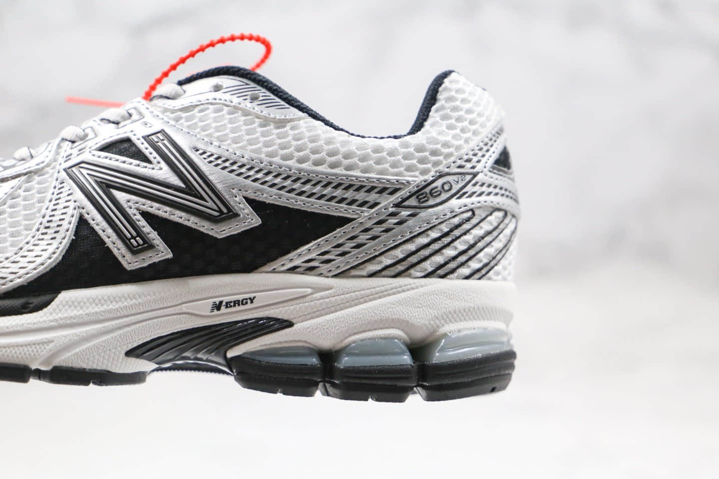 新百伦New Balance ML860复古慢跑老爹鞋纯原版本NB860白黑银色东莞中杰原厂材料原楦头纸板打造 货号：ML860XD