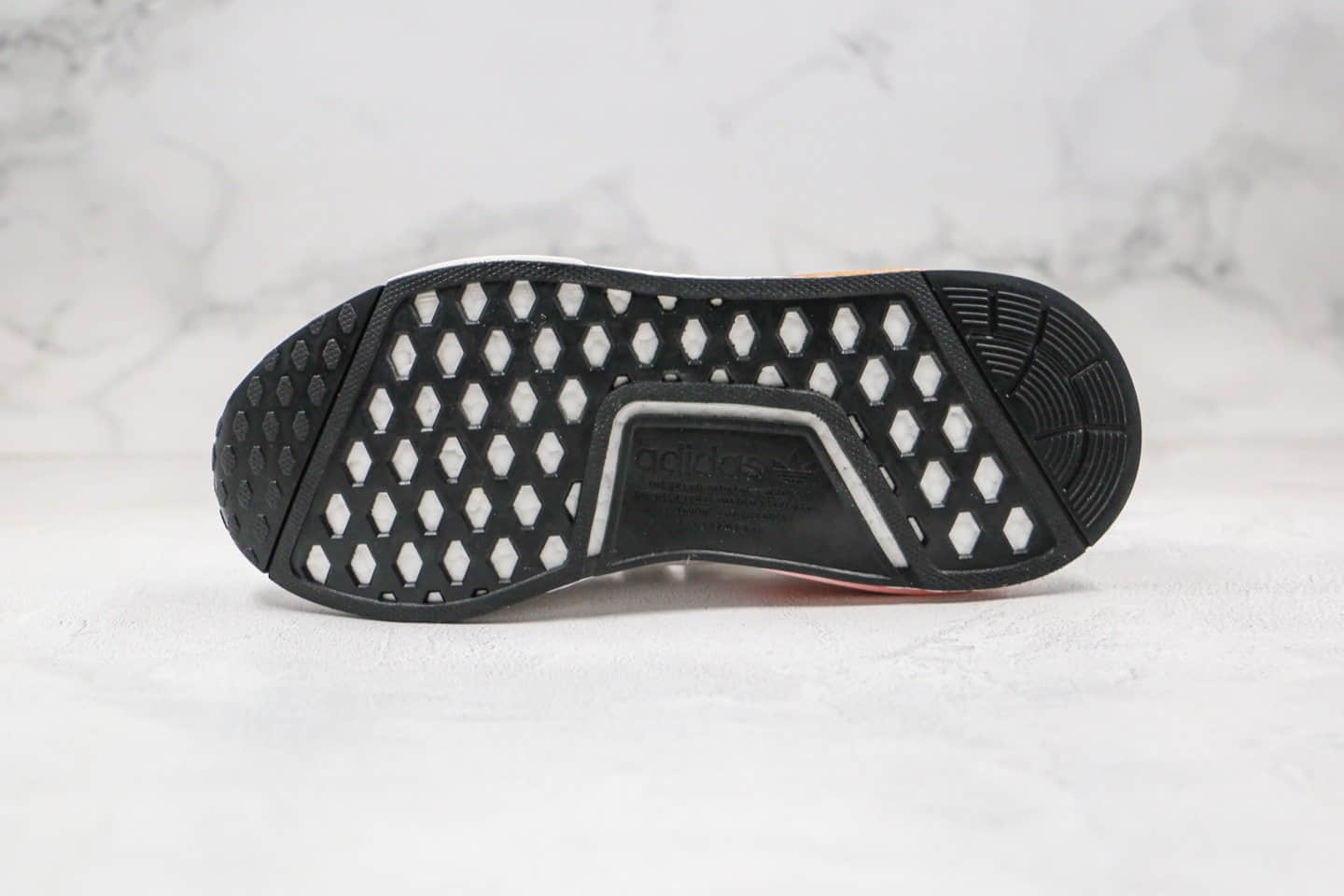 阿迪达斯Adidas NMD R1 Primeknit Triple Black纯原版本爆米花跑鞋NMD白金色区别市面通货版本 货号：EE5173