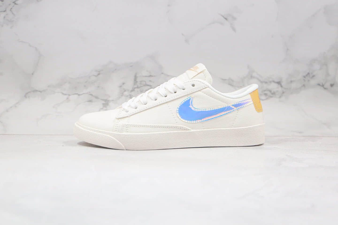 耐克Nike Blazer Low公司级版本低帮开拓者帆布板鞋上海城市限定米白镭射原纸板开发 货号：AV9371-109