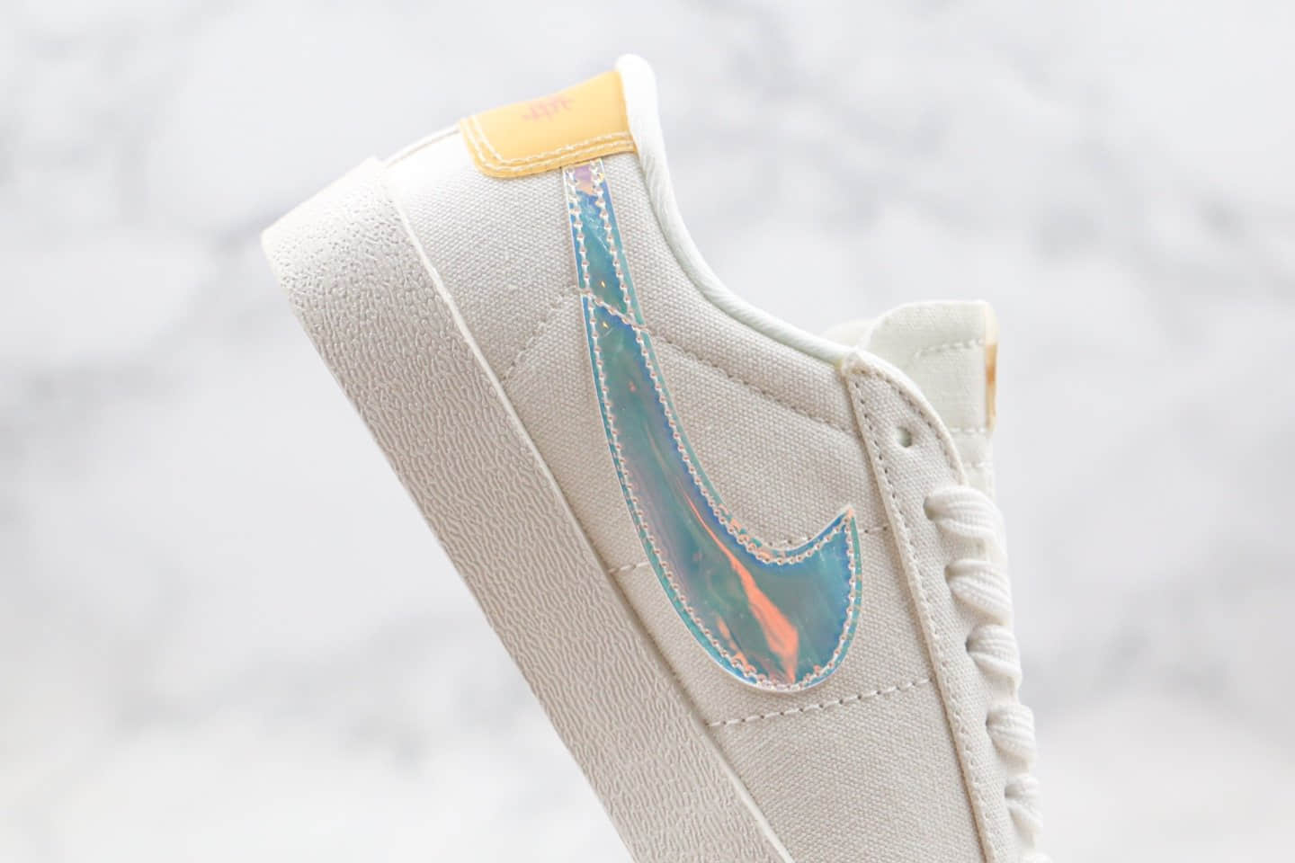 耐克Nike Blazer Low公司级版本低帮开拓者帆布板鞋上海城市限定米白镭射原纸板开发 货号：AV9371-109