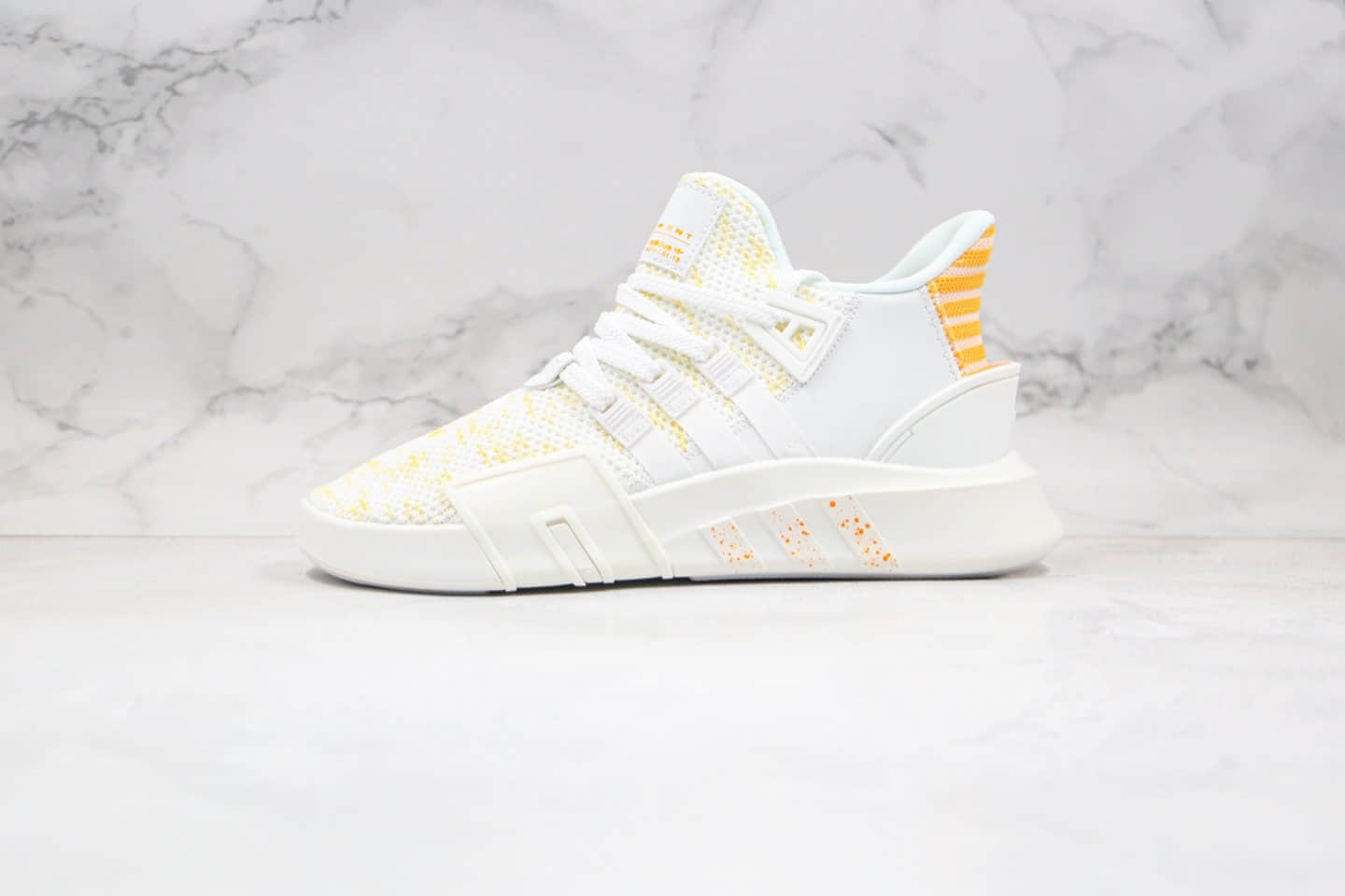 阿迪达斯adidas EQT BASK ADV纯原版本支撑者系列透气针织网面三叶草跑鞋白黄色区别市面通货 货号：EE5050