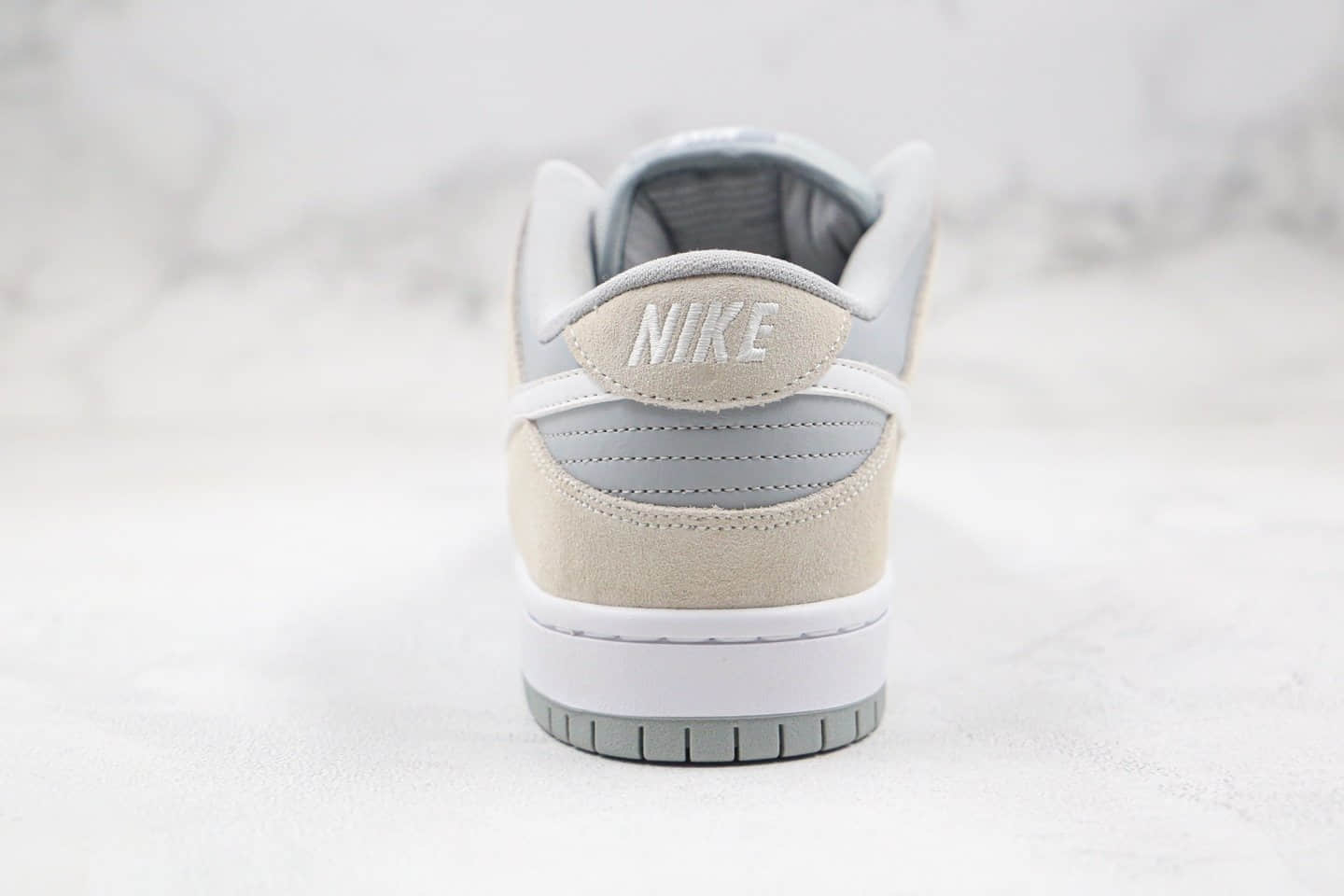 耐克Nike SB Dunk Low Summit White Wolf Grey TRD纯原版本低帮SB DUNK北极狐灰白配色原楦头纸板打造 货号：AR0778-110