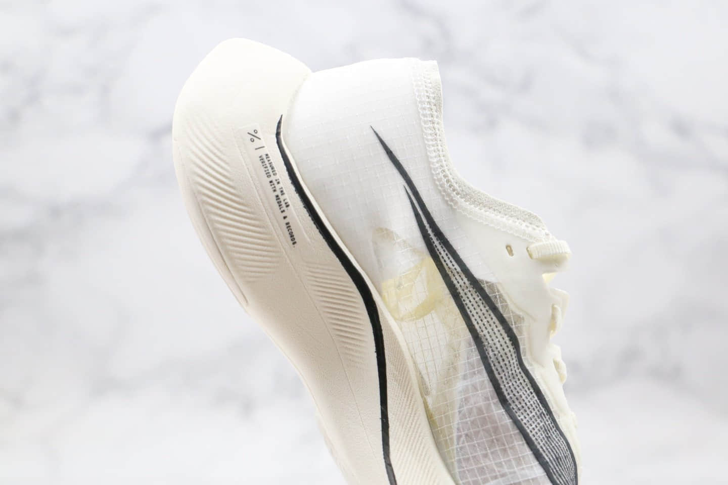 耐克Nike ZoomX Vaporfly Next%公司级版本马拉松跑鞋白色原厂武士黑盒 货号：CT9133-100