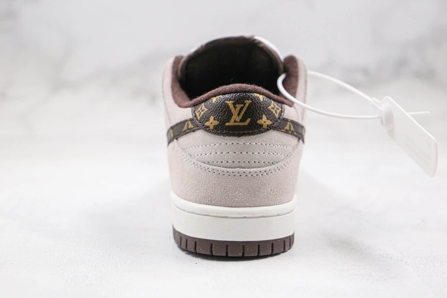 耐克Nike SB Dunk Low Loon纯原版本低帮DUNK板鞋LV联名款灰棕色扣篮系列内置Zoom气垫 货号：BQ6817-020