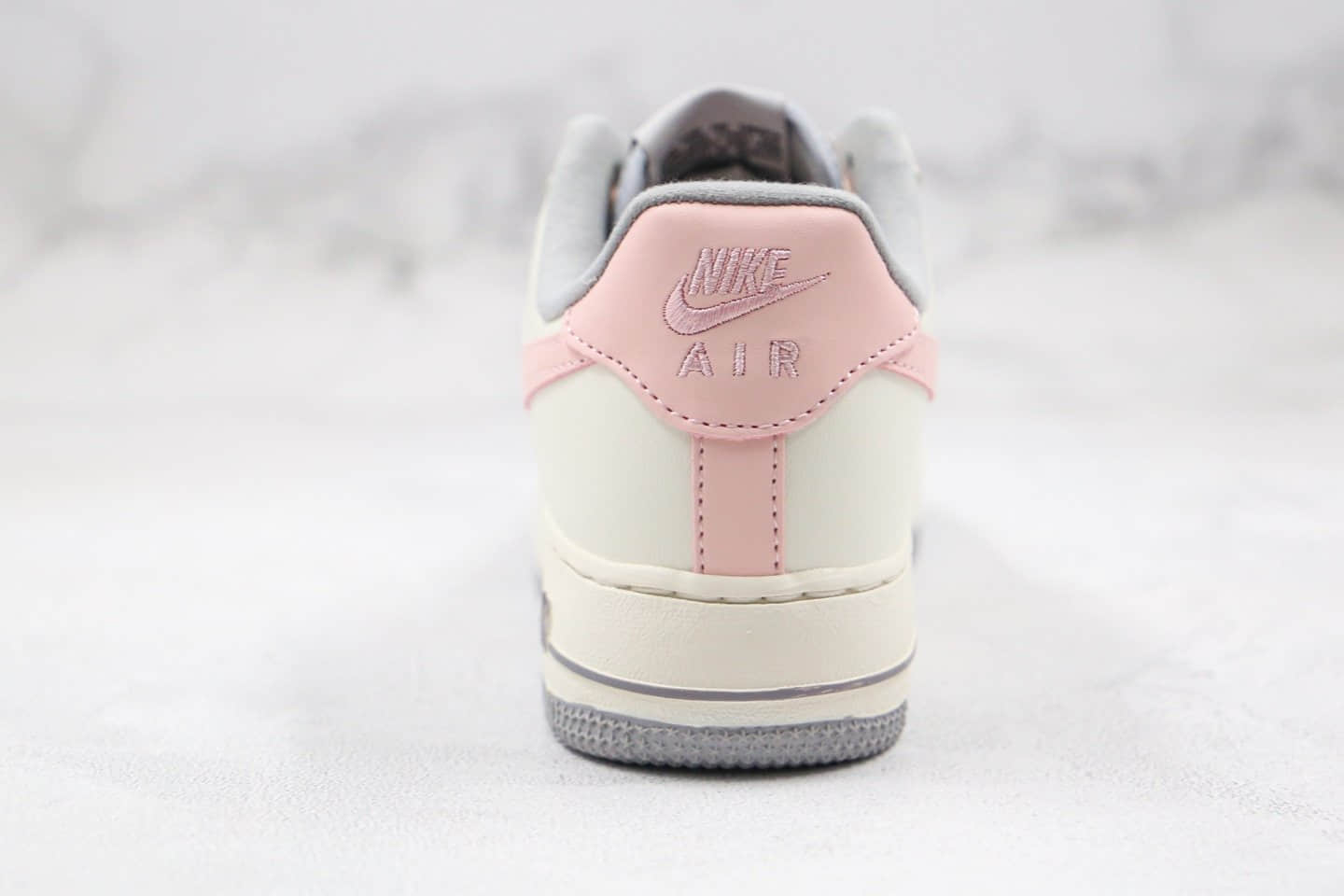 耐克Nike Air Force 1 Low（2020）Pink white LF纯原版本低帮空军一号板鞋灰粉色梦巴黎配色内置Sole气垫 货号：CW7584-101