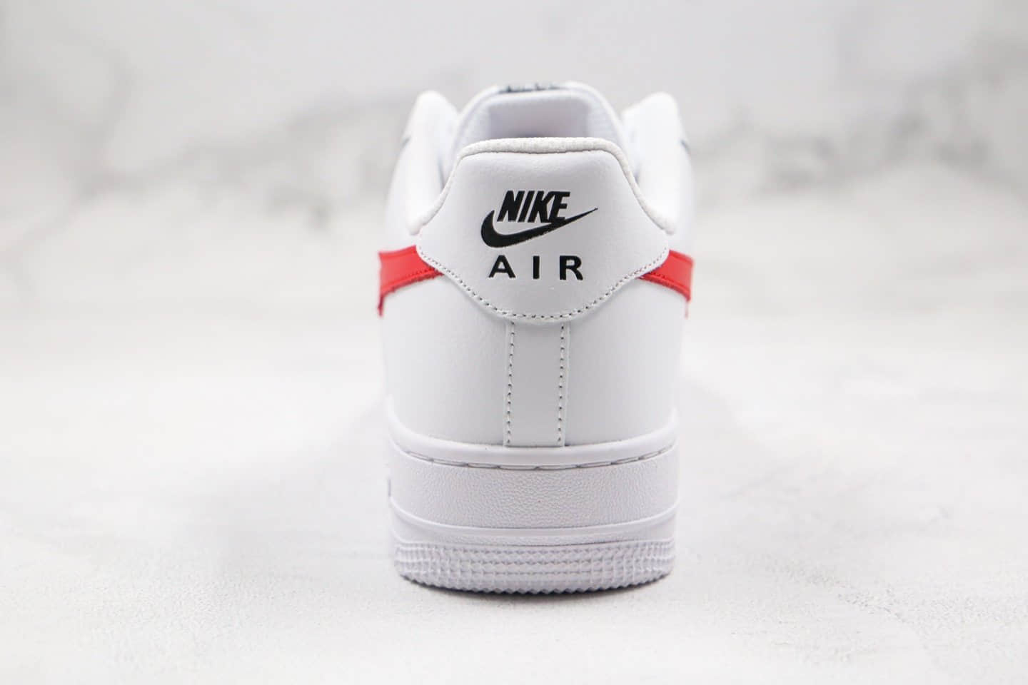 耐克Nike Air Force1 L ow Euro Tour纯原版本低帮空军一号白红色欧洲之旅闪电板鞋原盒原标 货号：CW7577-100