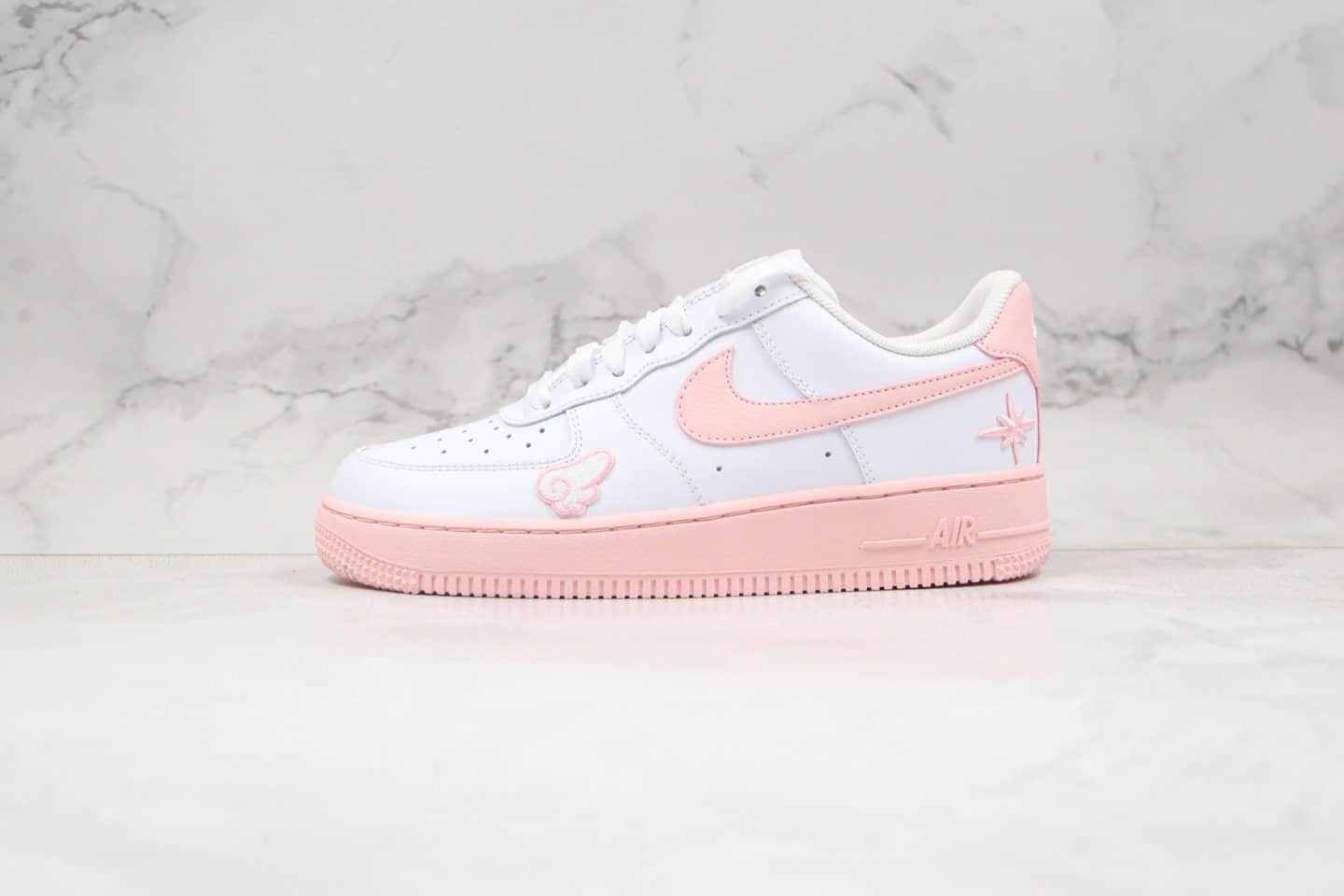 耐克Nike Air Force 1 Pink Foam White LF纯原版本低帮空军一号粉白樱花色板鞋内置全掌Sole气垫 货号：CV7663-100