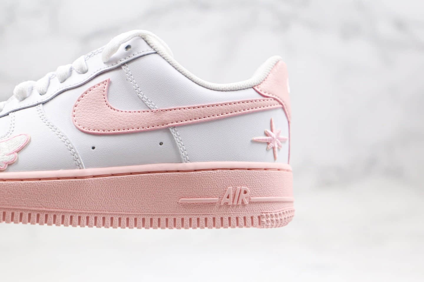 耐克Nike Air Force 1 Pink Foam White LF纯原版本低帮空军一号粉白樱花色板鞋内置全掌Sole气垫 货号：CV7663-100