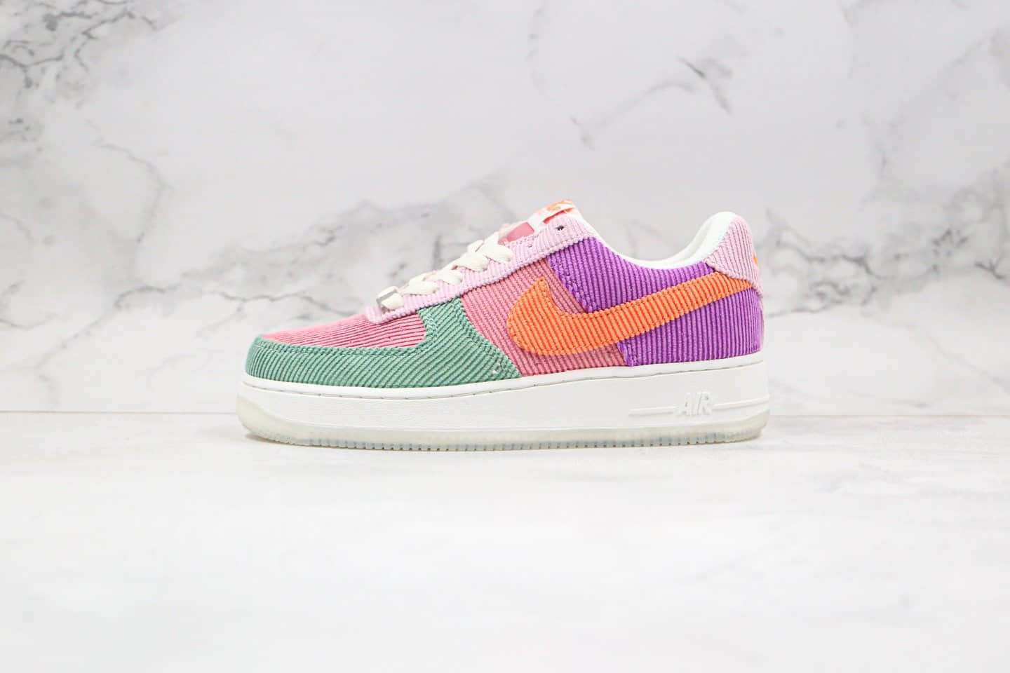 耐克Nike Air Force 1 07纯原版本低帮空军一号马卡龙灯芯绒彩虹色板鞋内置气垫原楦头纸板打造 货号：AO9296-009