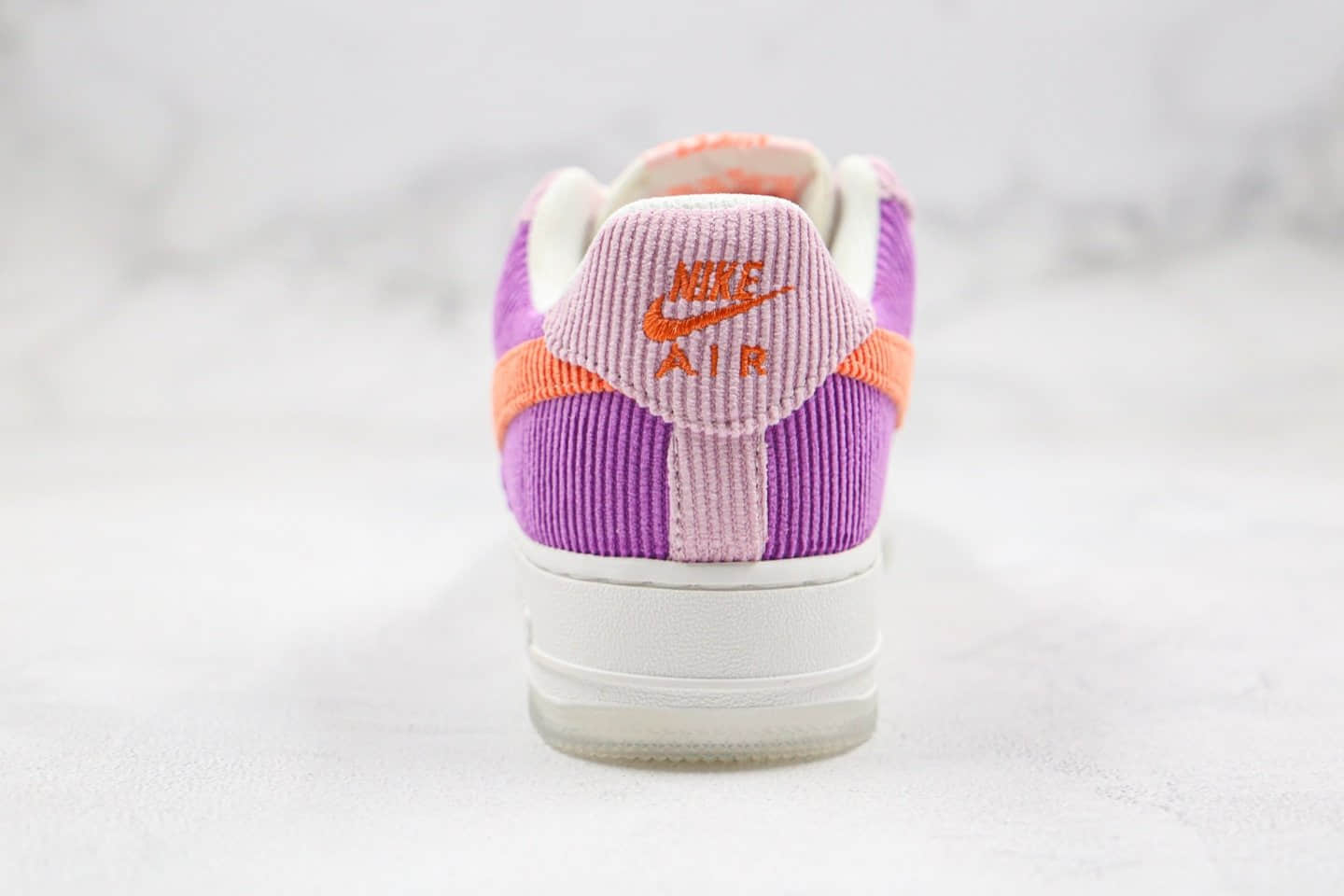 耐克Nike Air Force 1 07纯原版本低帮空军一号马卡龙灯芯绒彩虹色板鞋内置气垫原楦头纸板打造 货号：AO9296-009