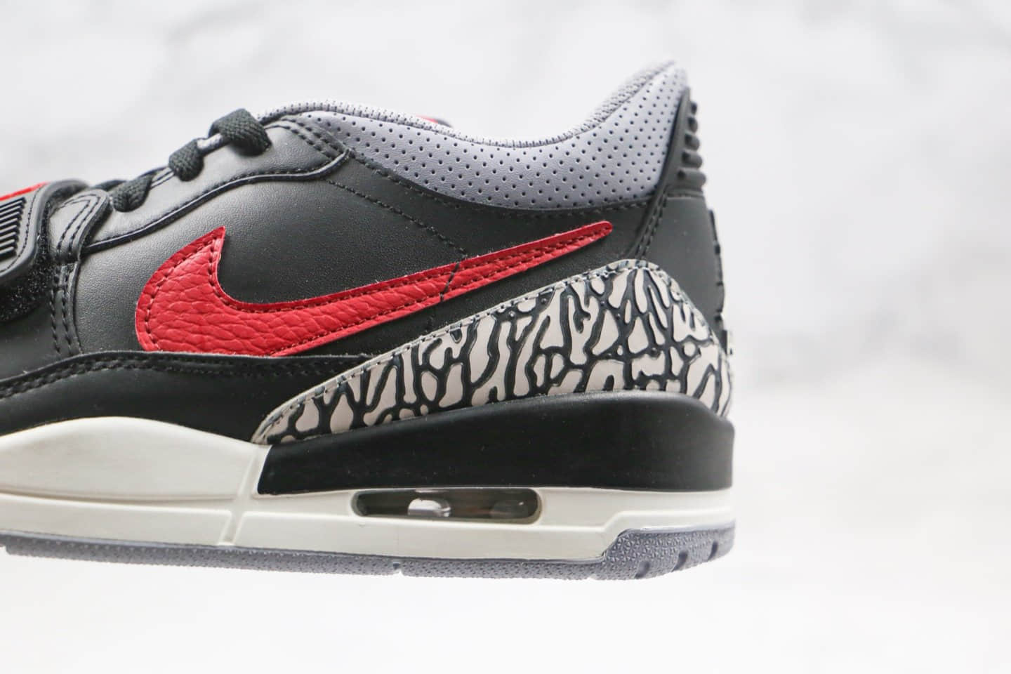 乔丹Air Jordan Legacy 312纯原版本低帮AJ312黑红色内置气垫原盒原标 货号：CD7069-006