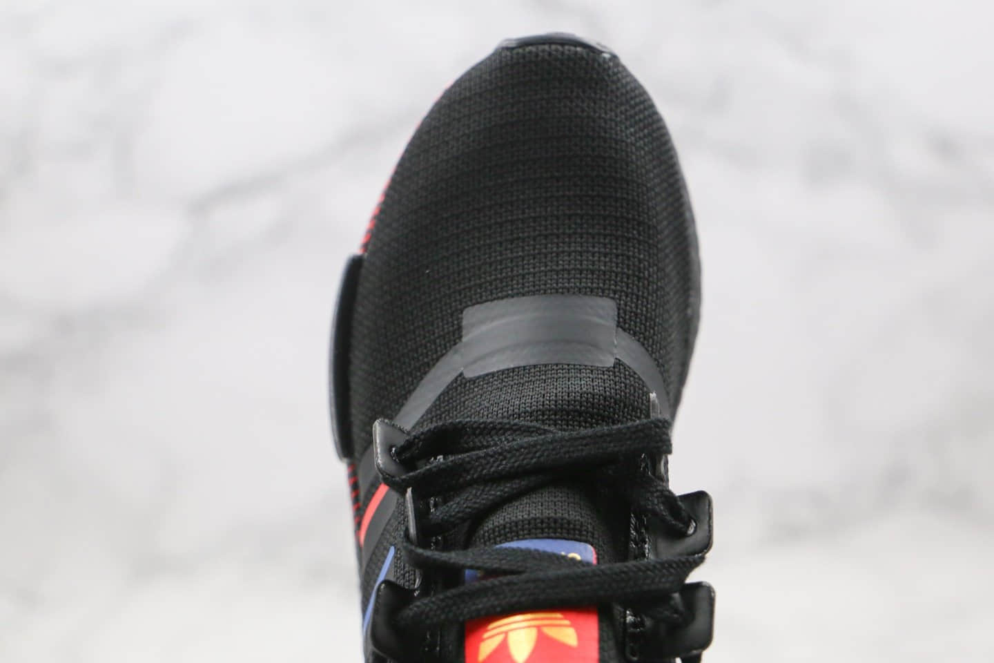 阿迪达斯adidas NMD R1纯原版本爆米花跑鞋NMD日文黑彩虹条纹撞色原楦头纸板打造 货号：FY1434