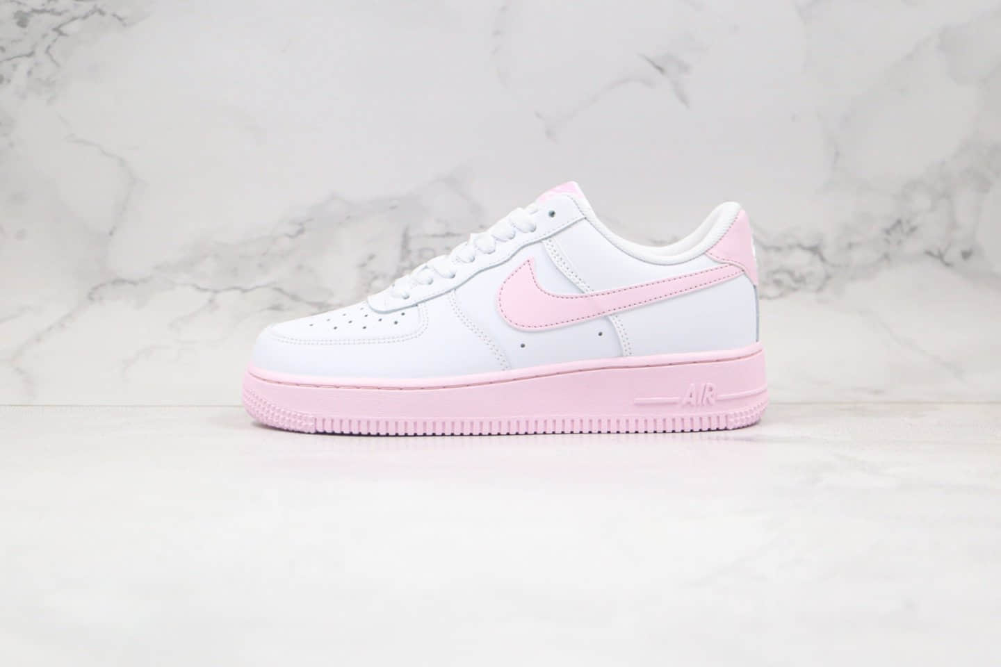 耐克Nike WMNS Air Force 1 Low Voltage Purple纯原版本低帮空军一号荧光白粉配色板鞋内置气垫 货号：CK7663-100