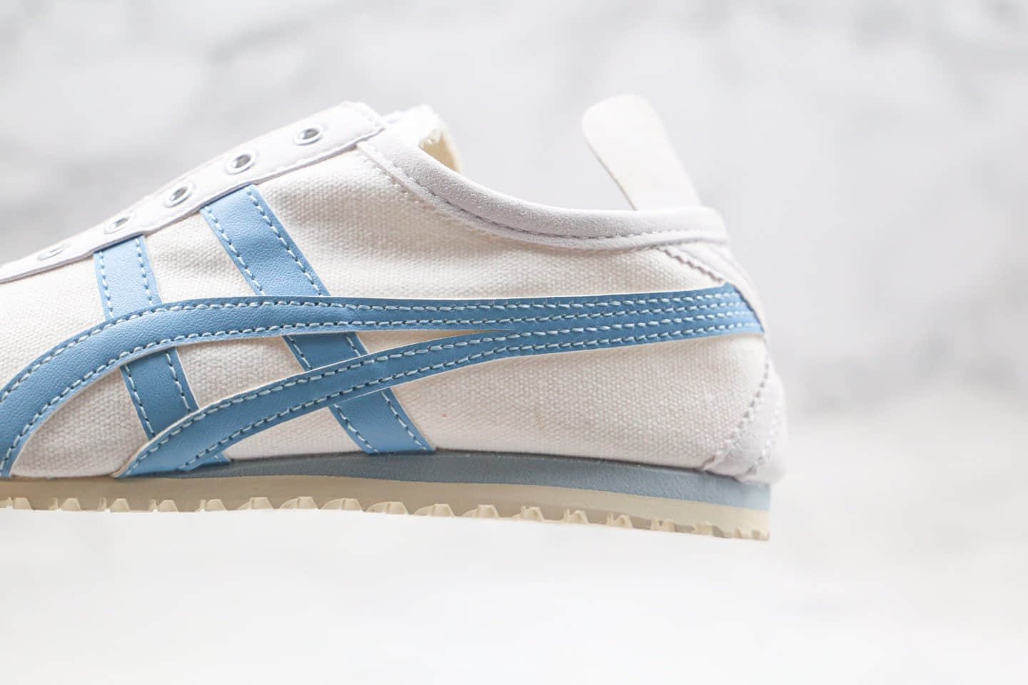 亚瑟士Asics Onitsuka tiger纯原版本鬼冢虎无鞋带帆布鞋一脚蹬白蓝色原厂四联吊牌 货号：1182A087-101