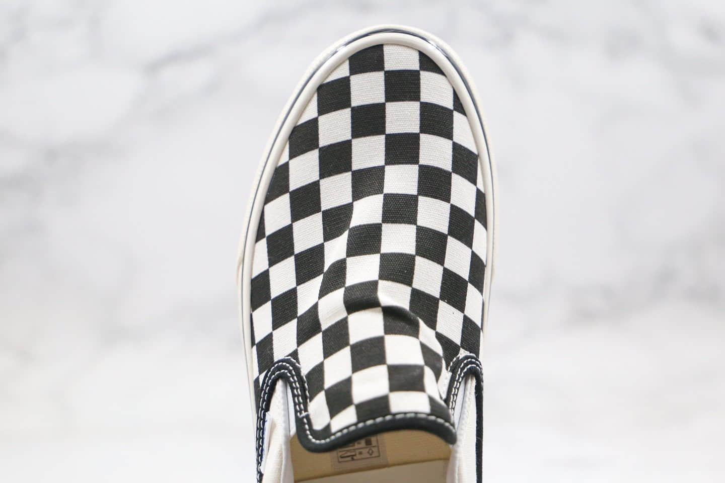 万斯Vans OG Classic Slip-on公司级版本安纳海姆一脚蹬黑白棋盘格原厂硫化工艺 货号：VN000UFF8L