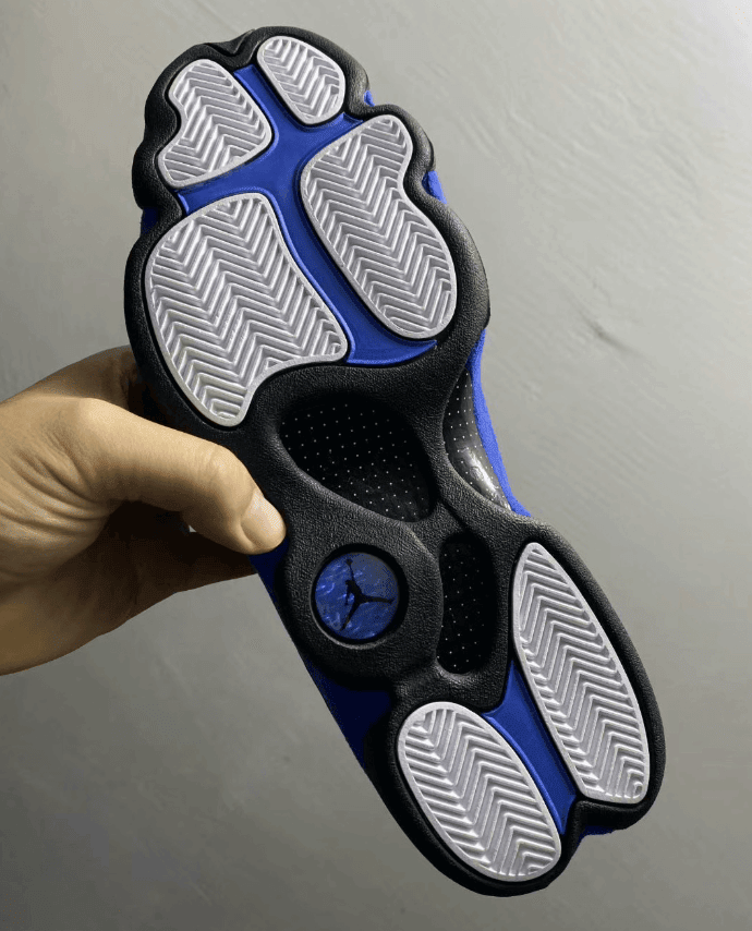 撞脸昆汀·理查德森 PE战靴！全新AJ13“Hyper Royal”实物图首度曝光！ 货号：414571-040