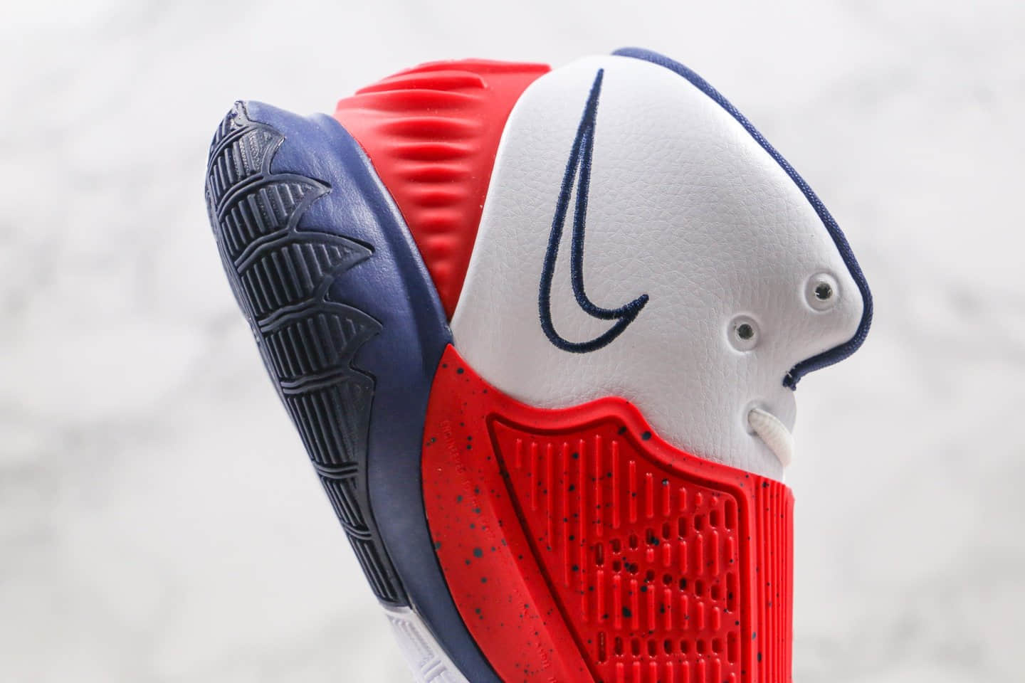 耐克Nike Kyrie 6纯原版本欧文6代白蓝红色篮球鞋内置气垫支持实战 货号：BQ4630-102