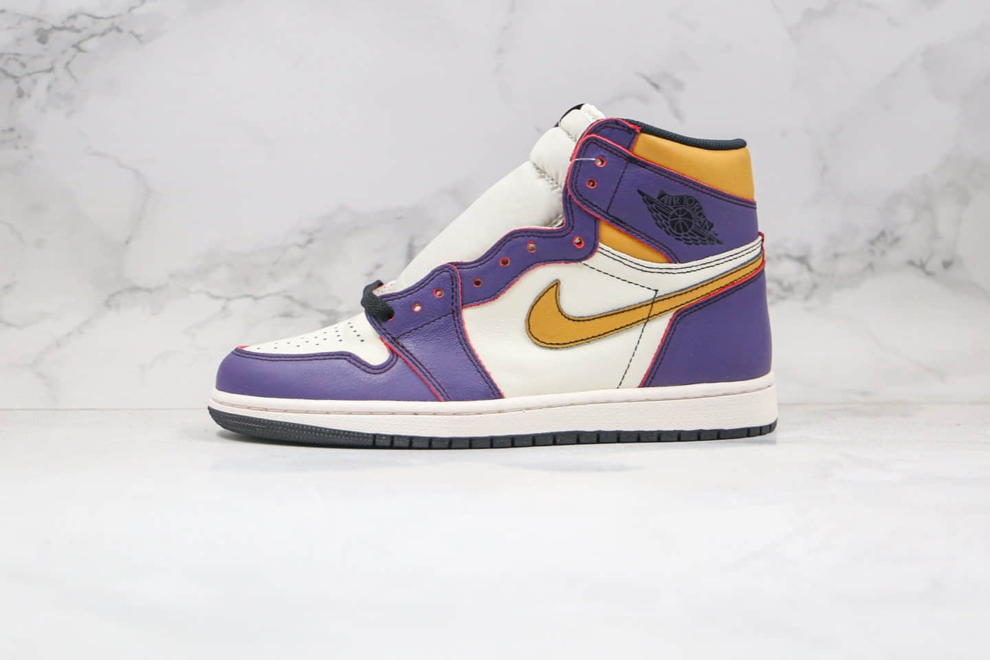 乔丹Nike SB x Air Jordan 1 Retro High OG Court Purple纯原版本高帮AJ1湖人刮刮乐SB联名款紫金色原盒配件齐全 货号：CD6578-507