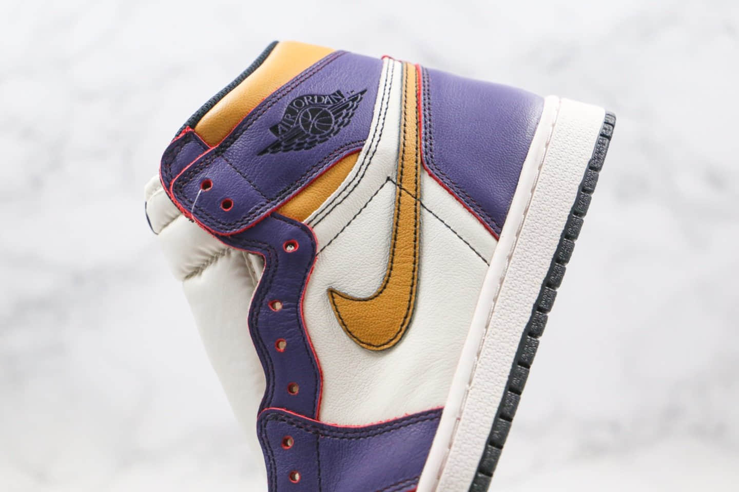 乔丹Nike SB x Air Jordan 1 Retro High OG Court Purple纯原版本高帮AJ1湖人刮刮乐SB联名款紫金色原盒配件齐全 货号：CD6578-507