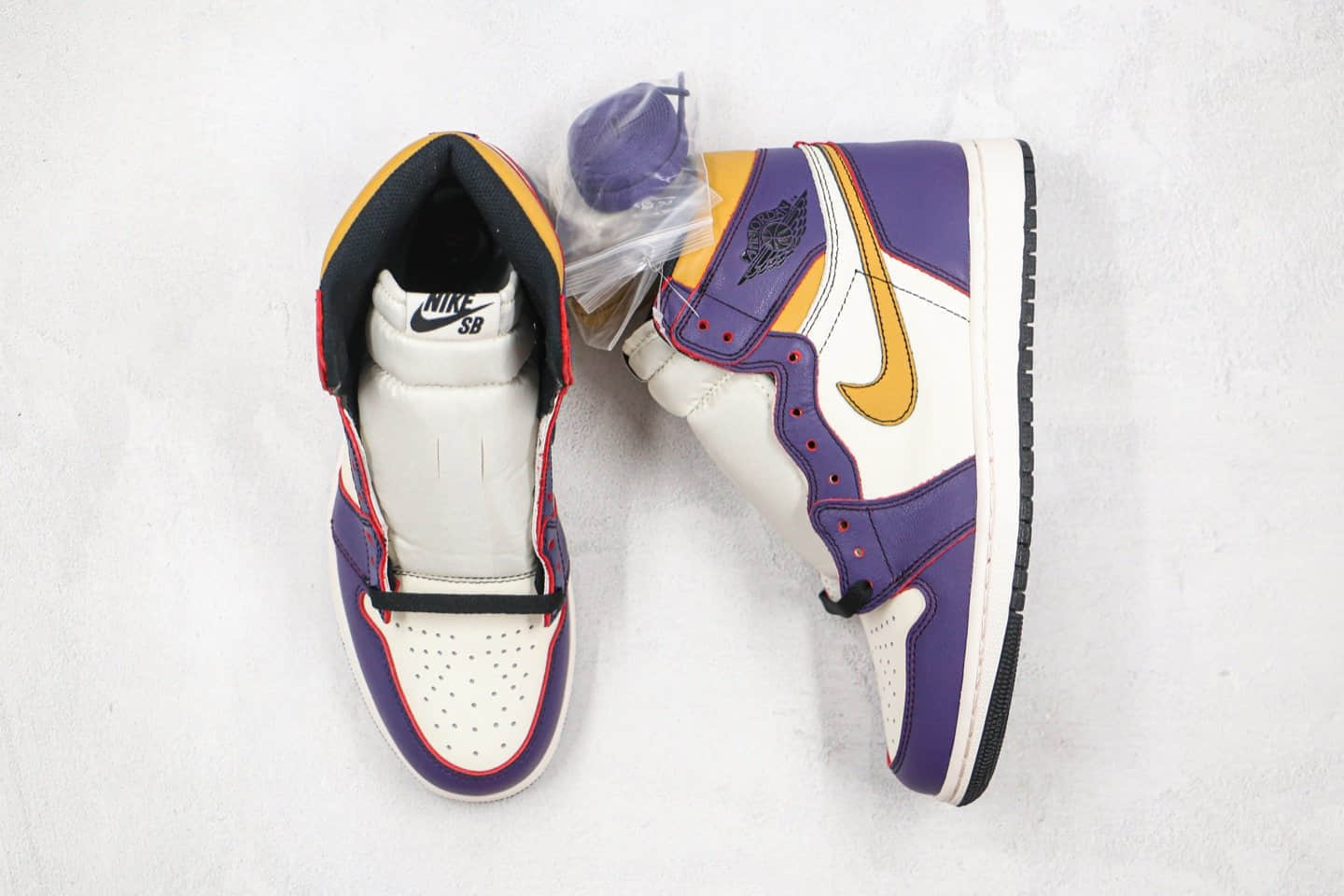 乔丹Nike SB x Air Jordan 1 Retro High OG Court Purple纯原版本高帮AJ1湖人刮刮乐SB联名款紫金色原盒配件齐全 货号：CD6578-507