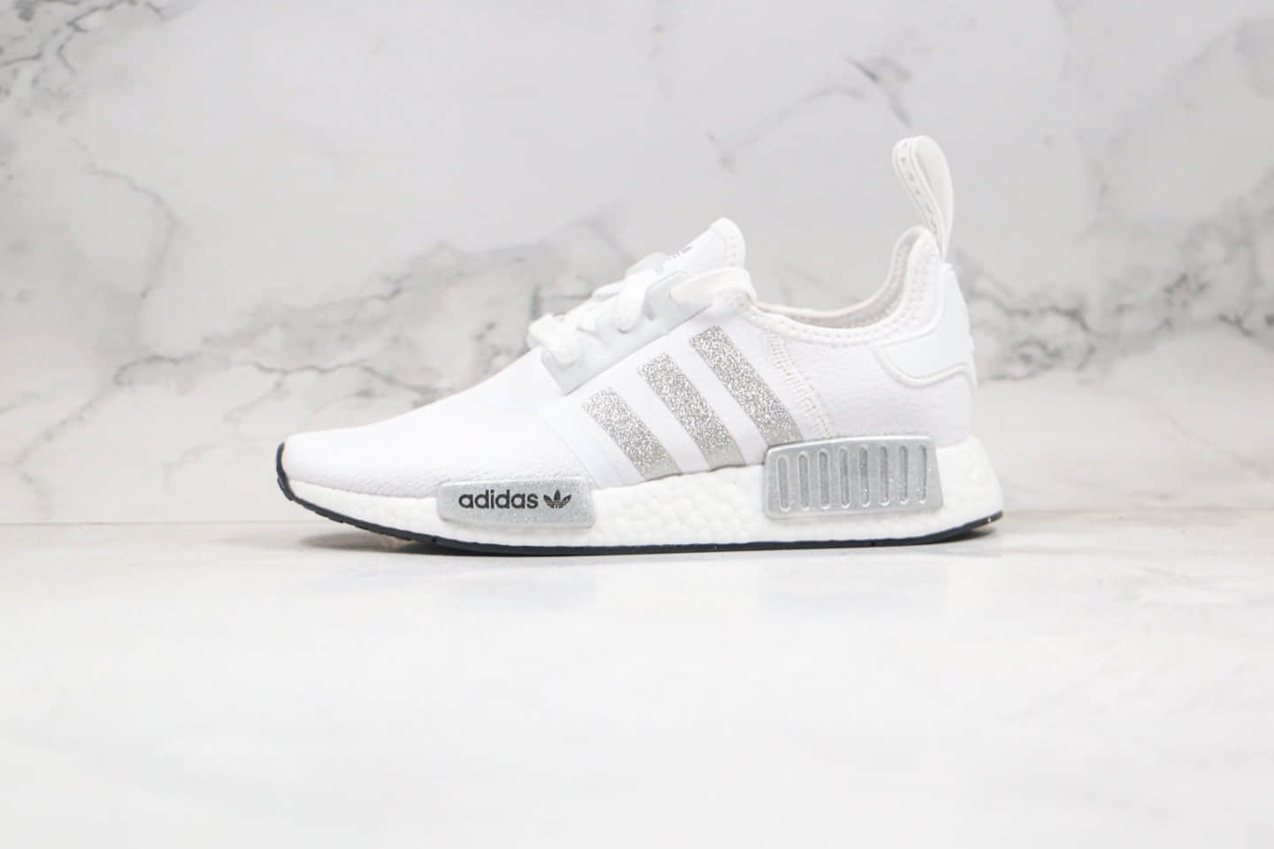 阿迪达斯Adidas NMD R1 OK W Primeknit Triple Black纯原版本爆米花NMD跑鞋细闪白银色原盒原标 货号：FY9668